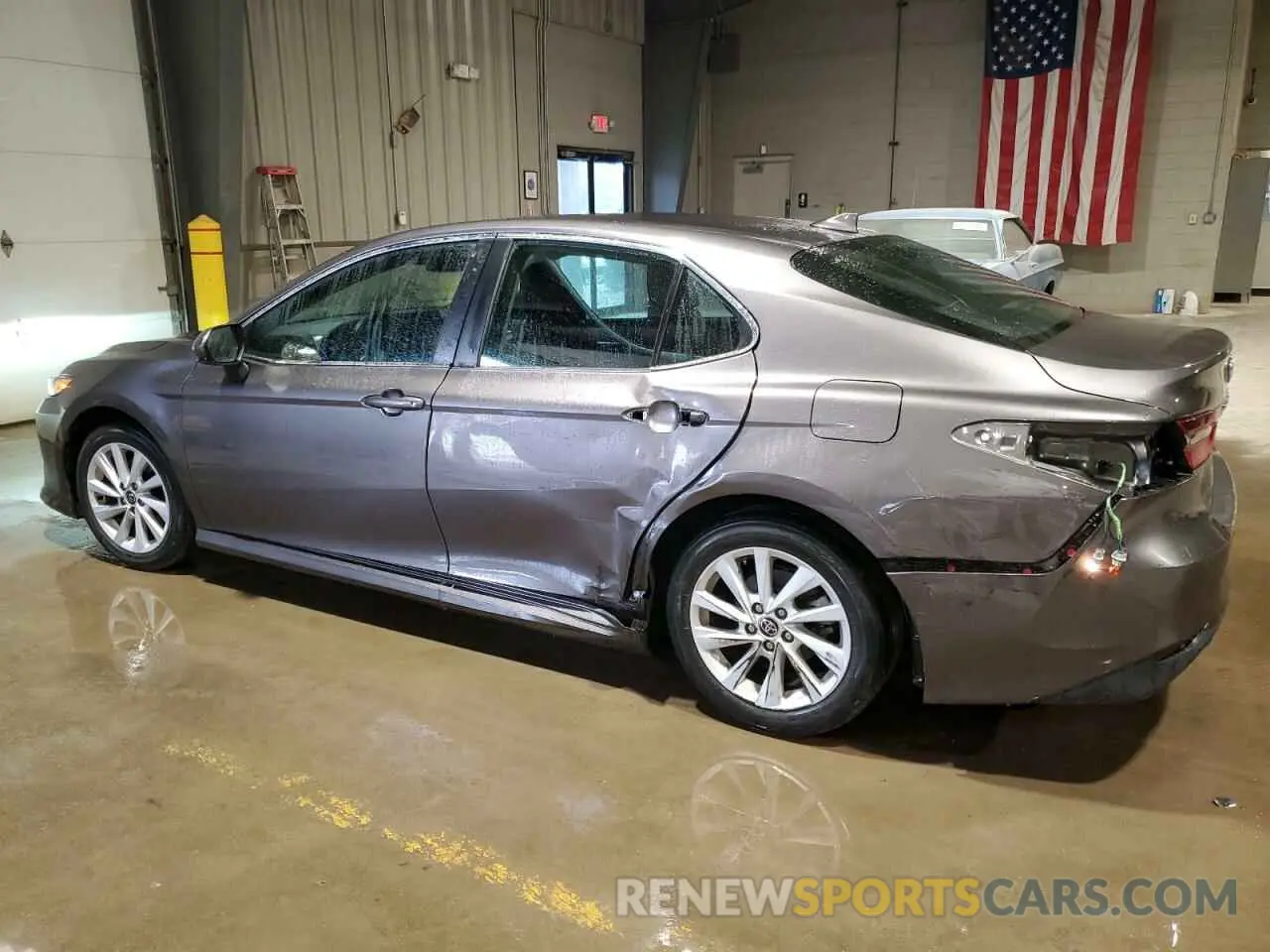 2 Photograph of a damaged car 4T1C11AKXNU625520 TOYOTA CAMRY 2022