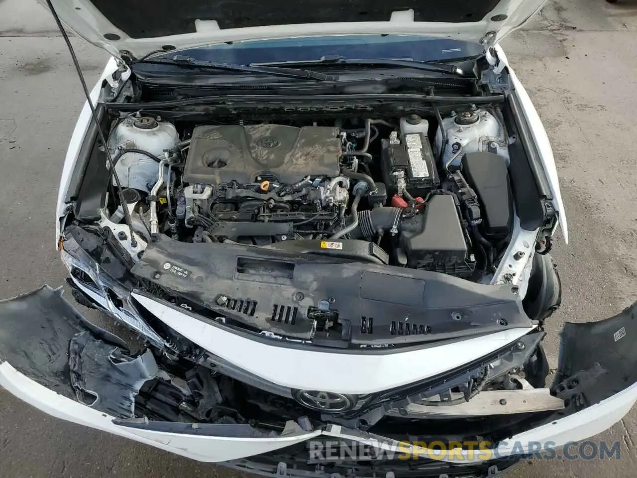 11 Photograph of a damaged car 4T1C11AKXNU628384 TOYOTA CAMRY 2022