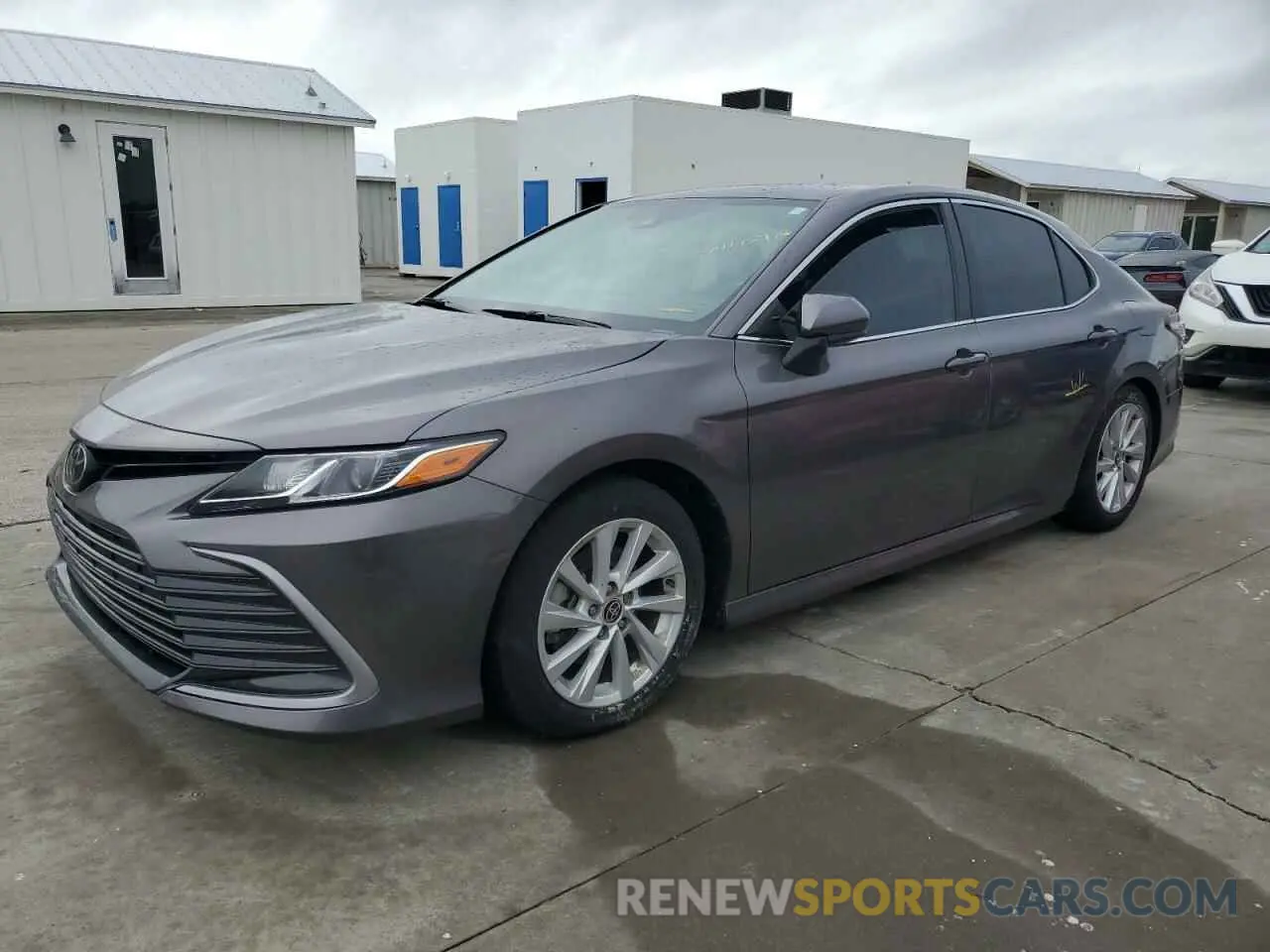 1 Photograph of a damaged car 4T1C11AKXNU635304 TOYOTA CAMRY 2022