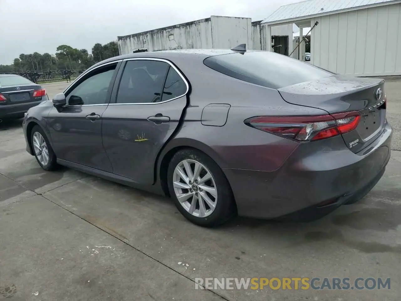 2 Photograph of a damaged car 4T1C11AKXNU635304 TOYOTA CAMRY 2022