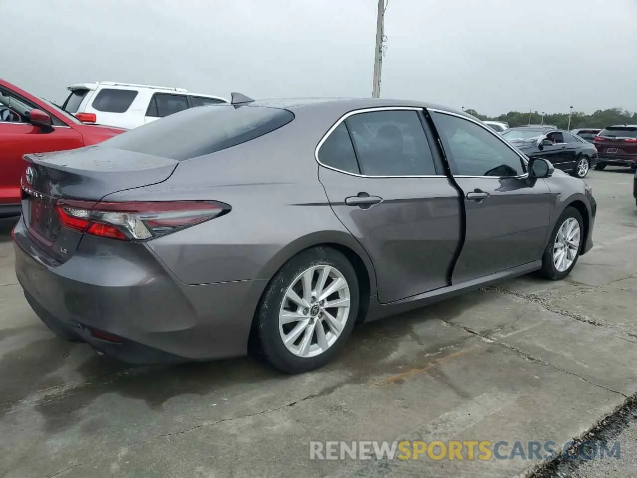 3 Photograph of a damaged car 4T1C11AKXNU635304 TOYOTA CAMRY 2022