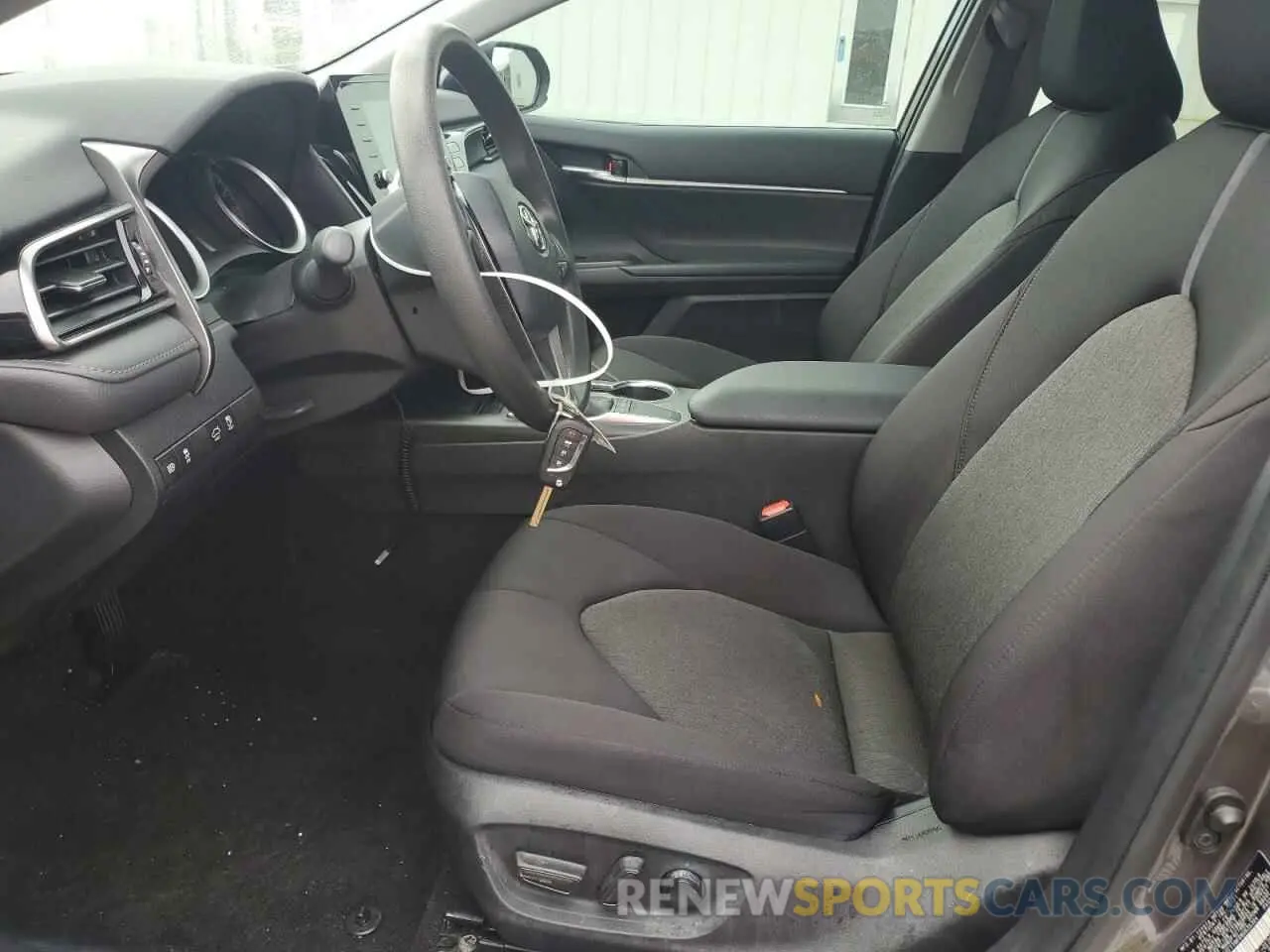 7 Photograph of a damaged car 4T1C11AKXNU635304 TOYOTA CAMRY 2022