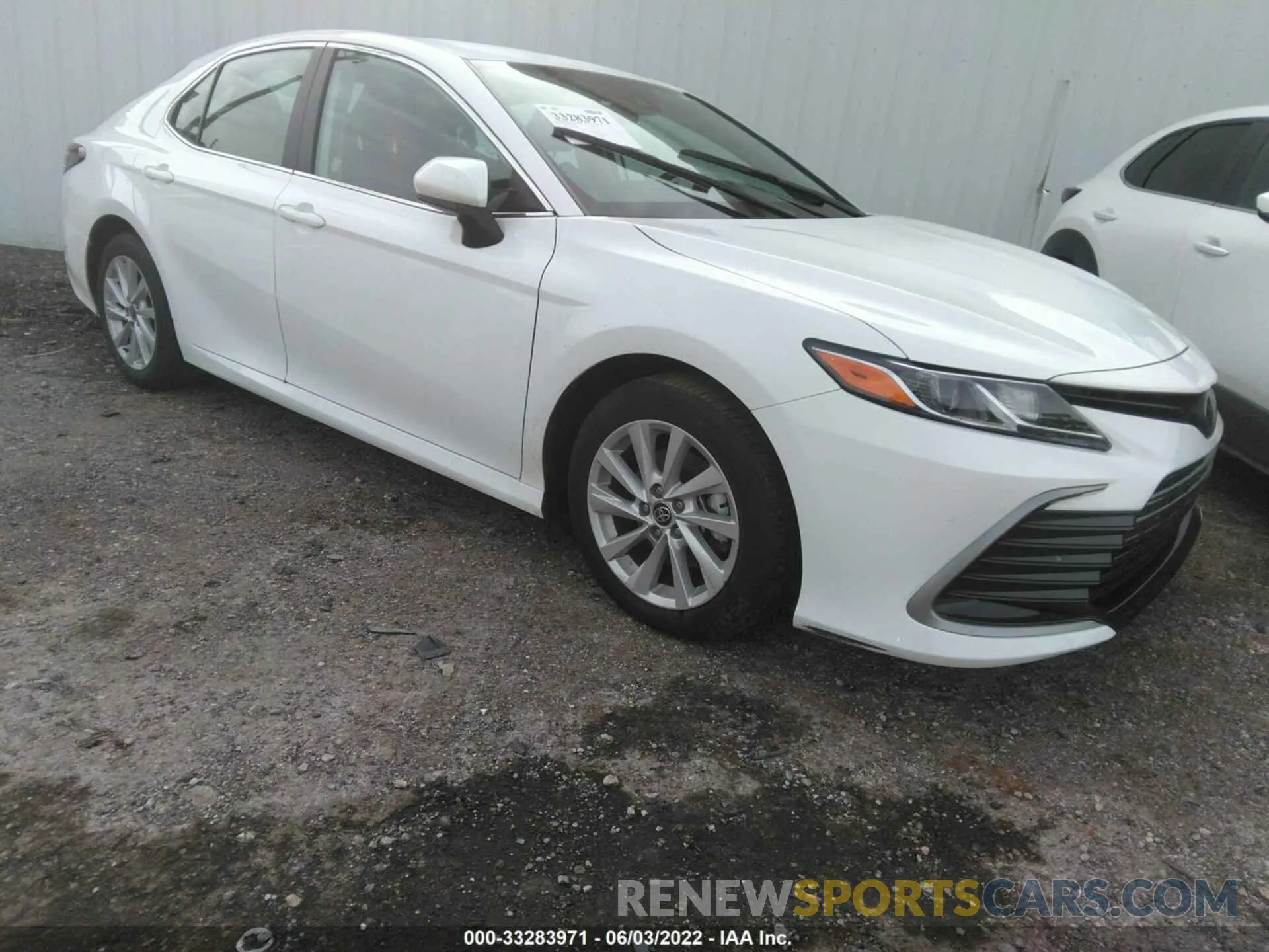 1 Photograph of a damaged car 4T1C11AKXNU637828 TOYOTA CAMRY 2022