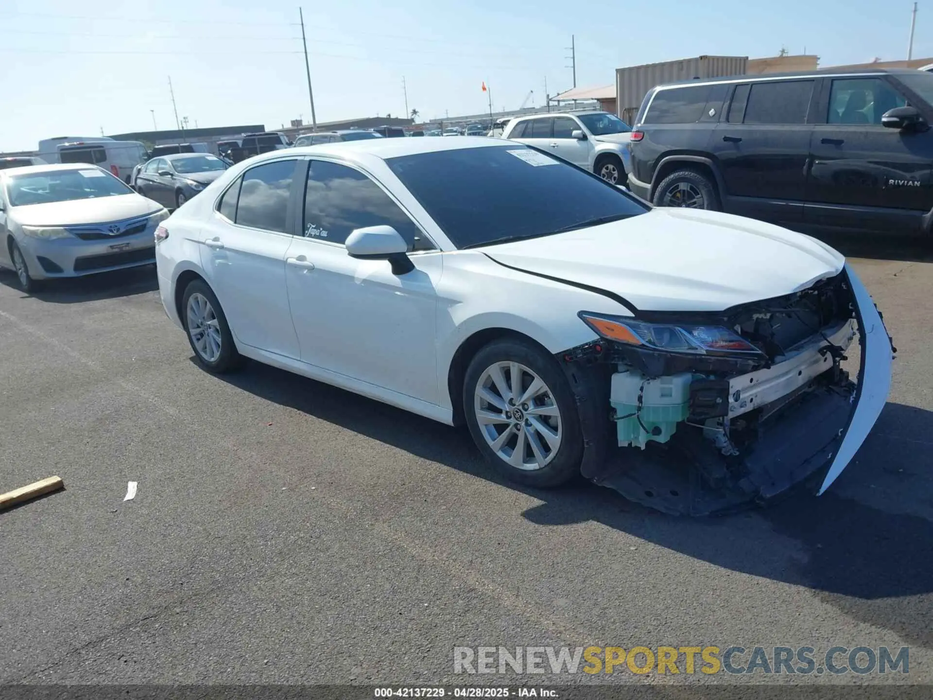 1 Photograph of a damaged car 4T1C11AKXNU642169 TOYOTA CAMRY 2022