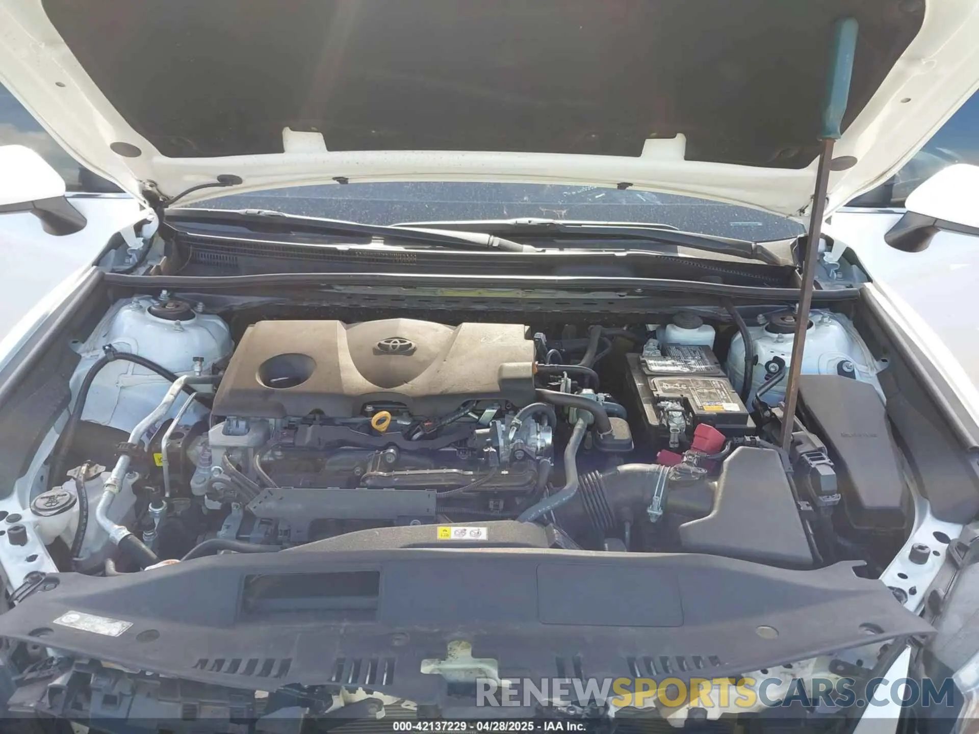 10 Photograph of a damaged car 4T1C11AKXNU642169 TOYOTA CAMRY 2022