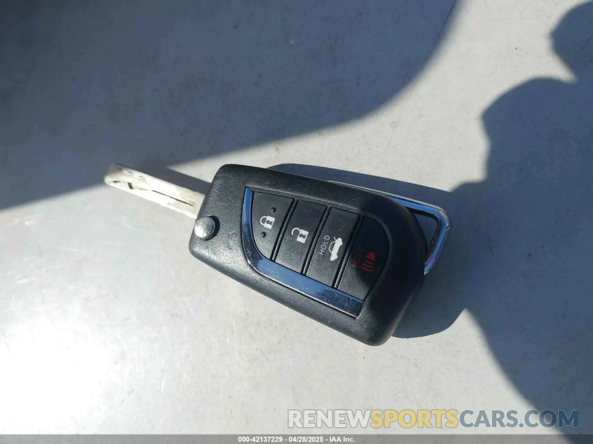 11 Photograph of a damaged car 4T1C11AKXNU642169 TOYOTA CAMRY 2022