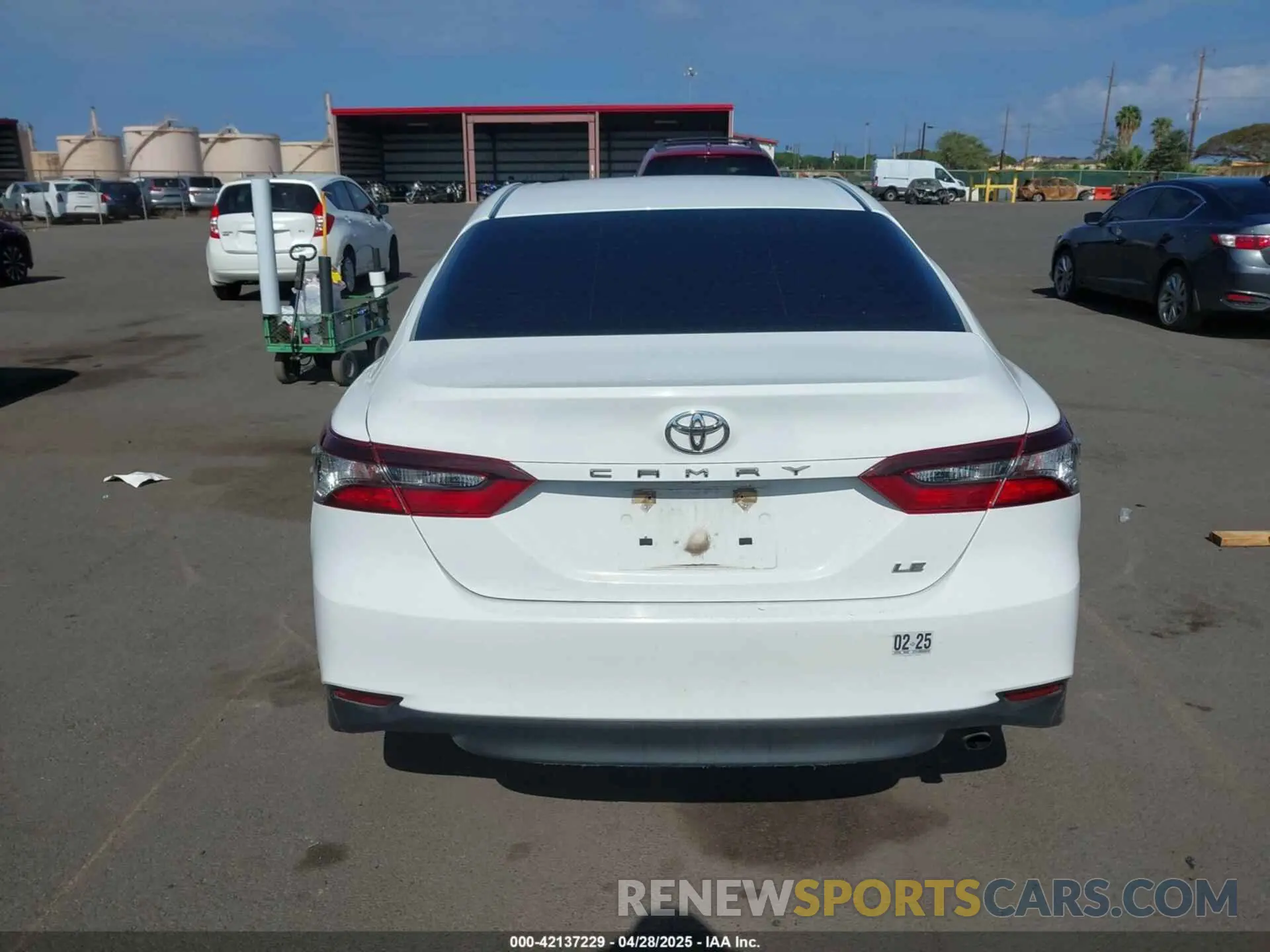17 Photograph of a damaged car 4T1C11AKXNU642169 TOYOTA CAMRY 2022
