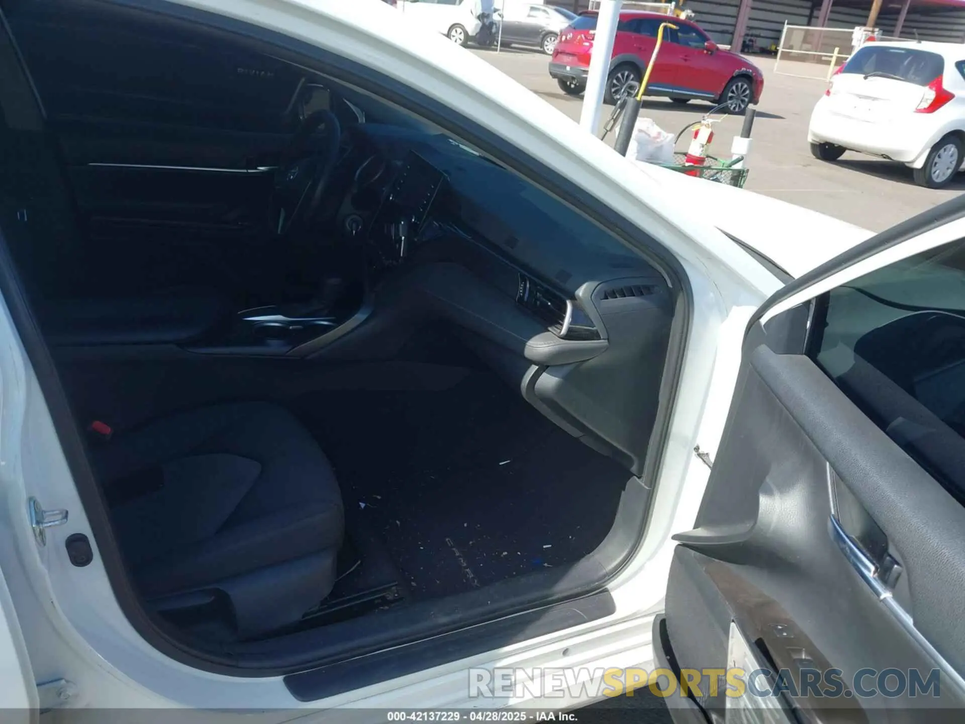 5 Photograph of a damaged car 4T1C11AKXNU642169 TOYOTA CAMRY 2022