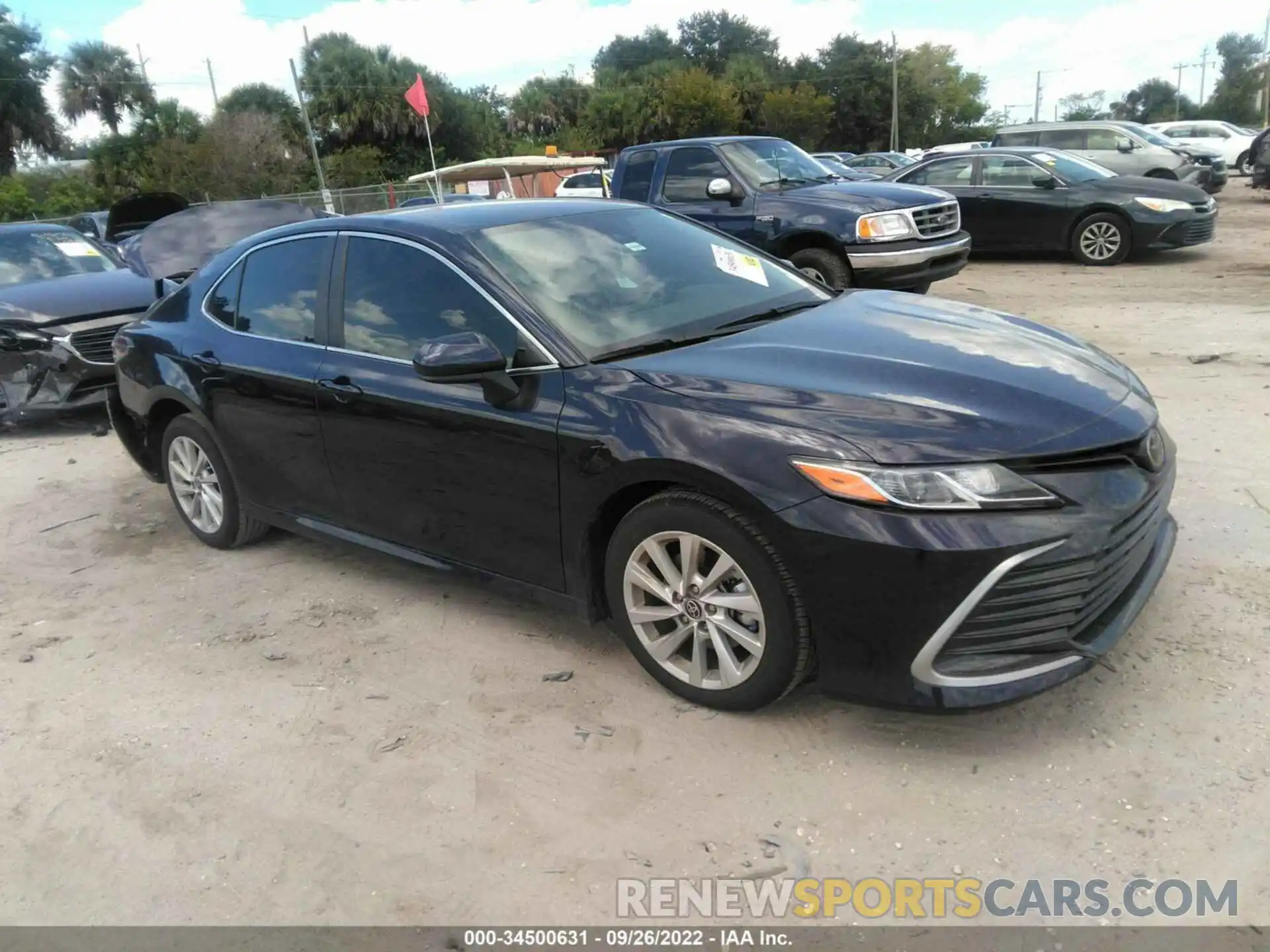 1 Photograph of a damaged car 4T1C11AKXNU660882 TOYOTA CAMRY 2022