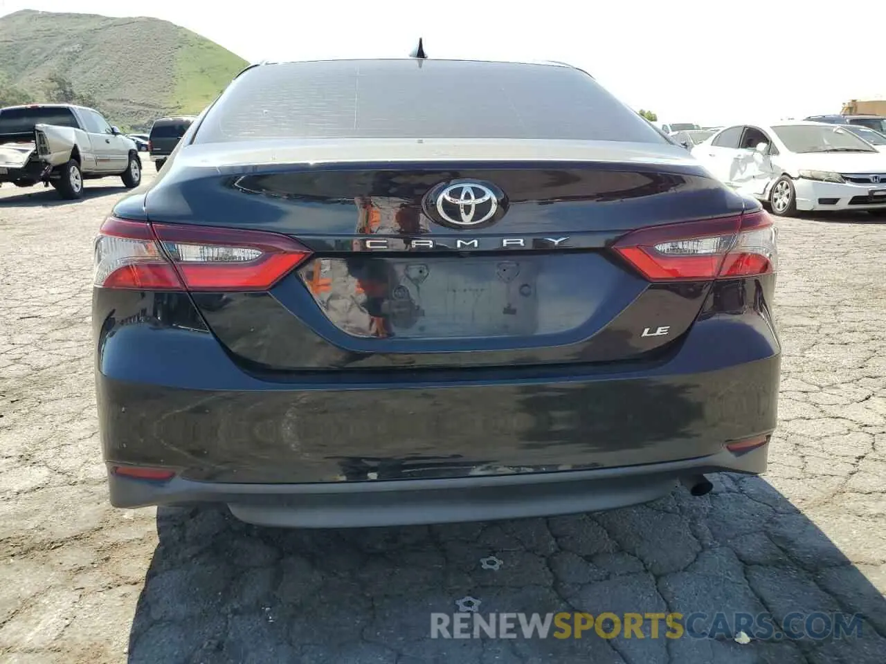 6 Photograph of a damaged car 4T1C11AKXNU661532 TOYOTA CAMRY 2022
