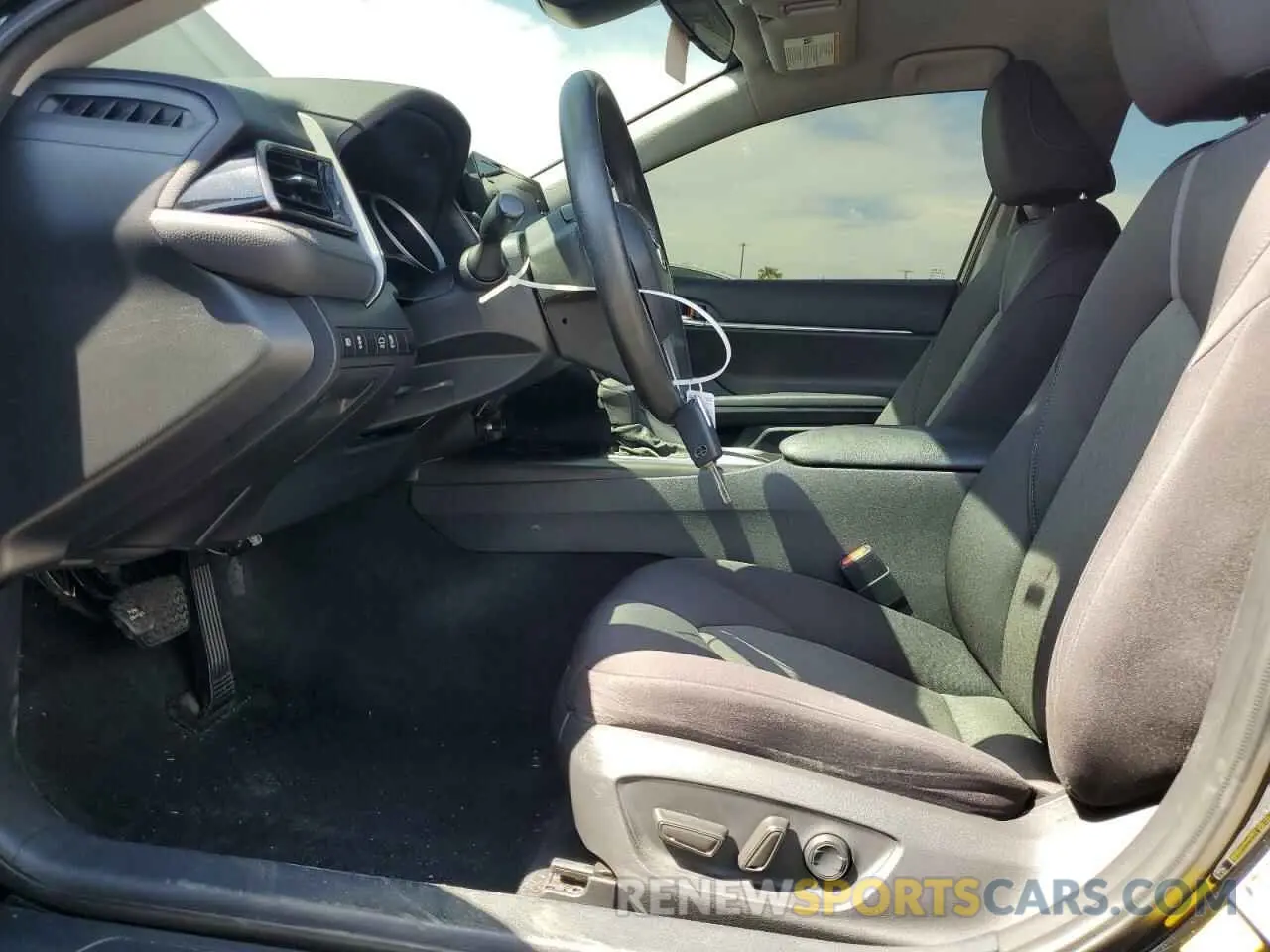 7 Photograph of a damaged car 4T1C11AKXNU661532 TOYOTA CAMRY 2022