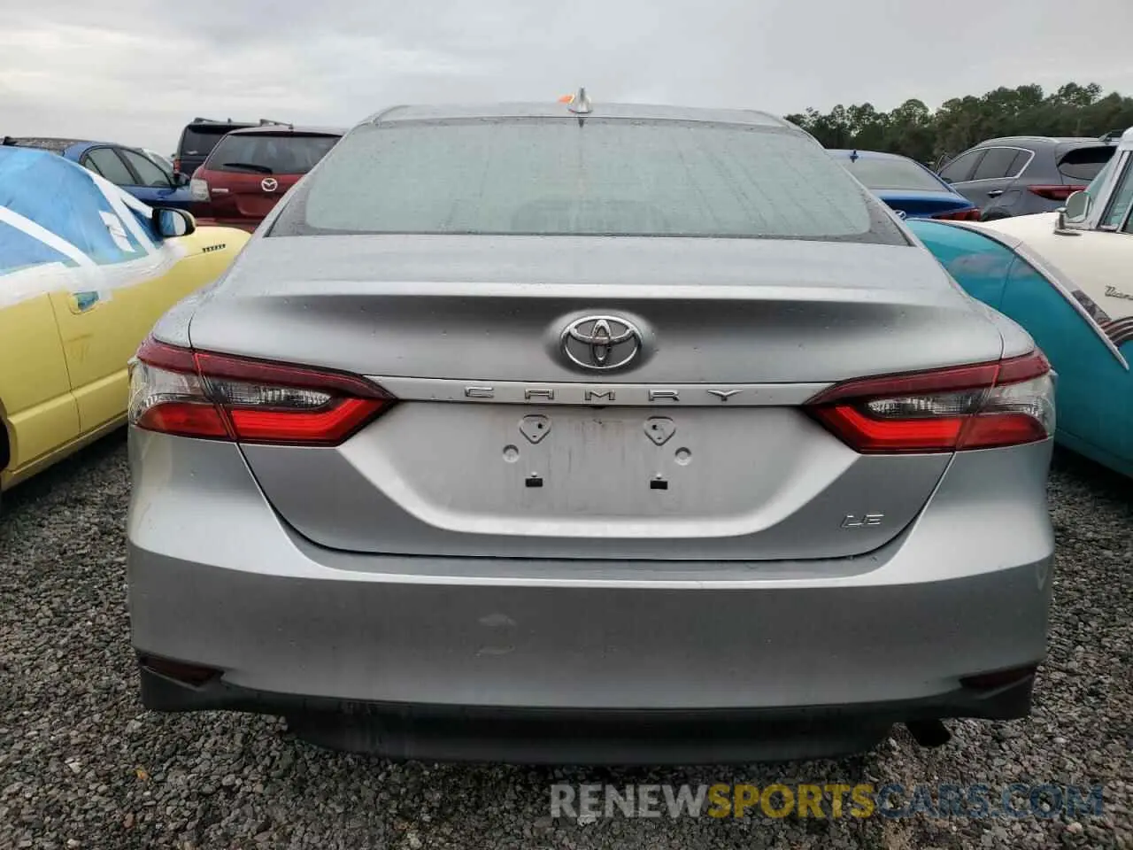 6 Photograph of a damaged car 4T1C11AKXNU666505 TOYOTA CAMRY 2022