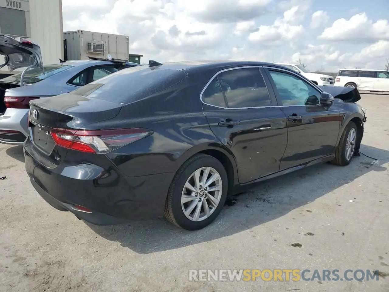3 Photograph of a damaged car 4T1C11AKXNU670814 TOYOTA CAMRY 2022