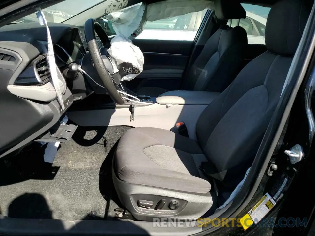 7 Photograph of a damaged car 4T1C11AKXNU670814 TOYOTA CAMRY 2022