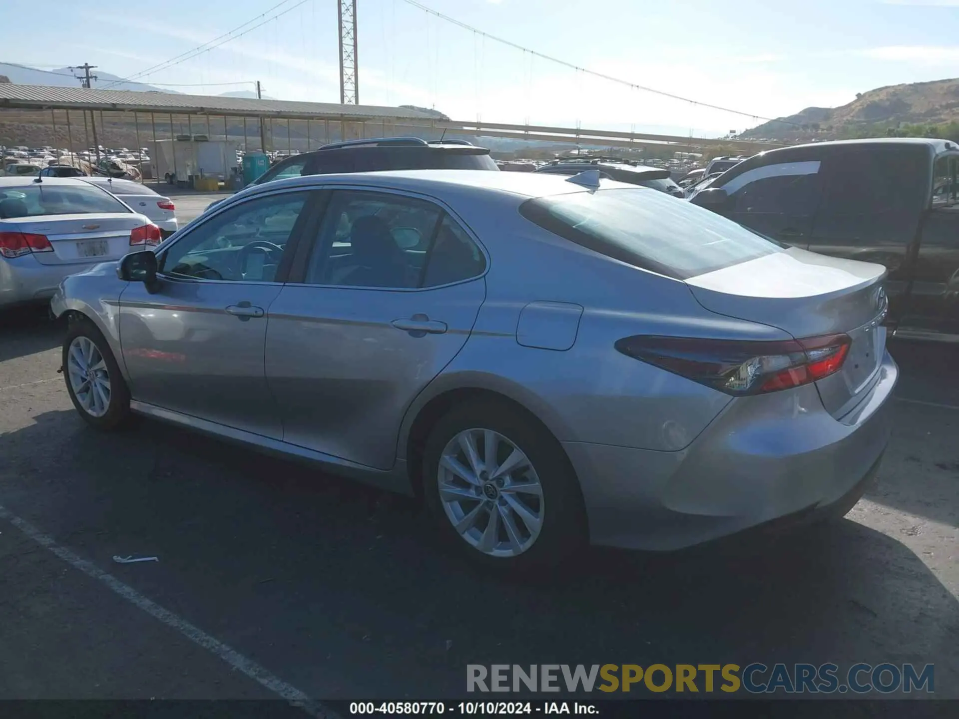 15 Photograph of a damaged car 4T1C11AKXNU674040 TOYOTA CAMRY 2022