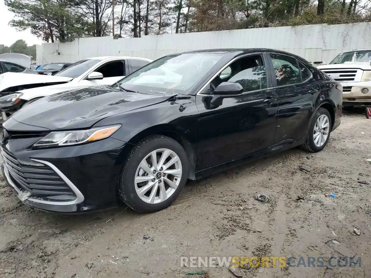 1 Photograph of a damaged car 4T1C11AKXNU676869 TOYOTA CAMRY 2022