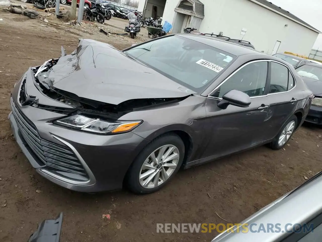 1 Photograph of a damaged car 4T1C11AKXNU679870 TOYOTA CAMRY 2022