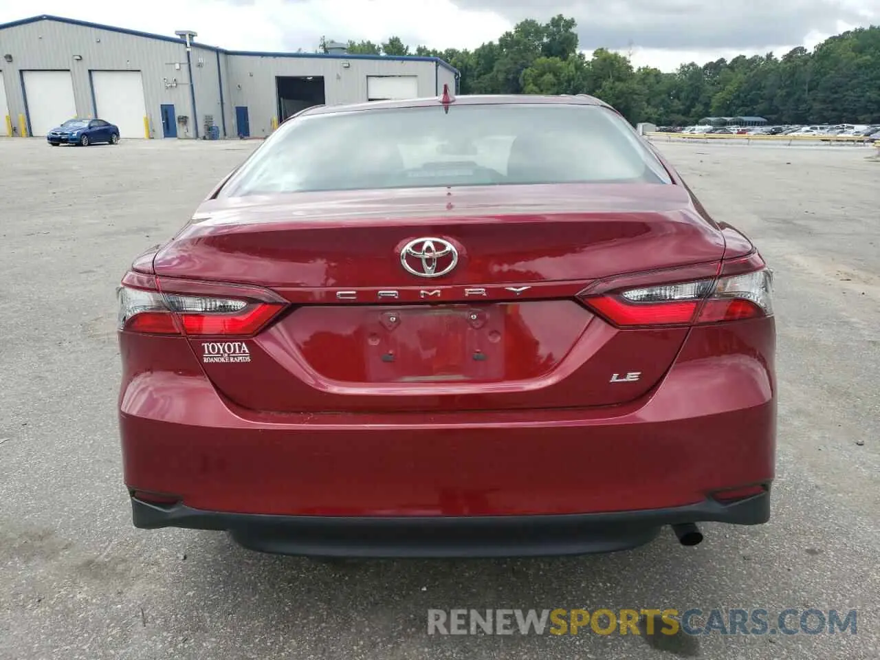 6 Photograph of a damaged car 4T1C11AKXNU683613 TOYOTA CAMRY 2022