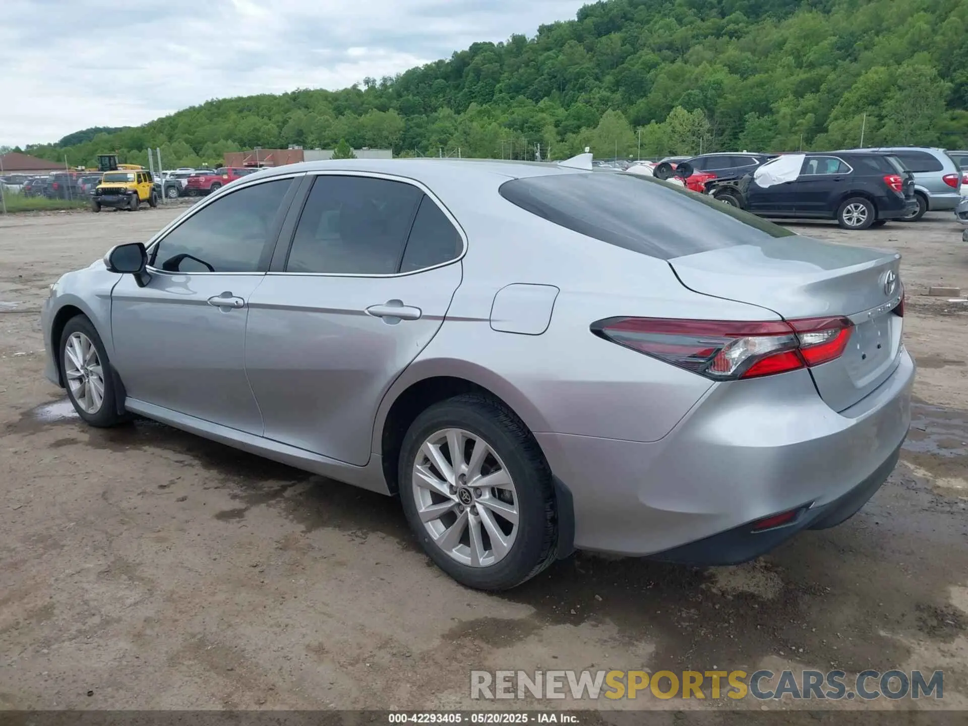 3 Photograph of a damaged car 4T1C11BK0NU065683 TOYOTA CAMRY 2022