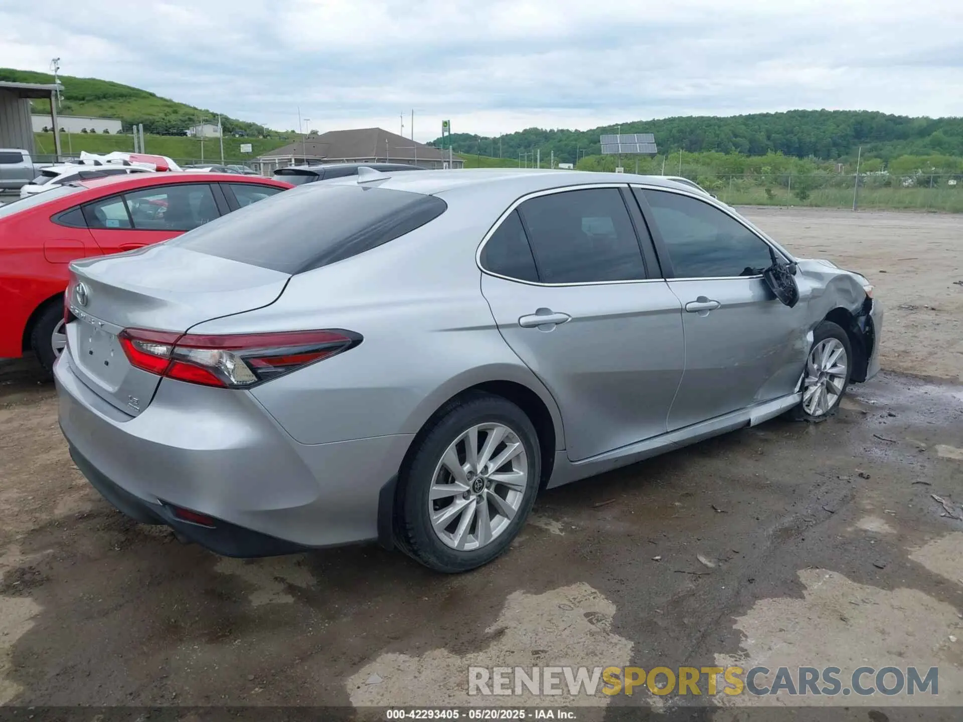 4 Photograph of a damaged car 4T1C11BK0NU065683 TOYOTA CAMRY 2022
