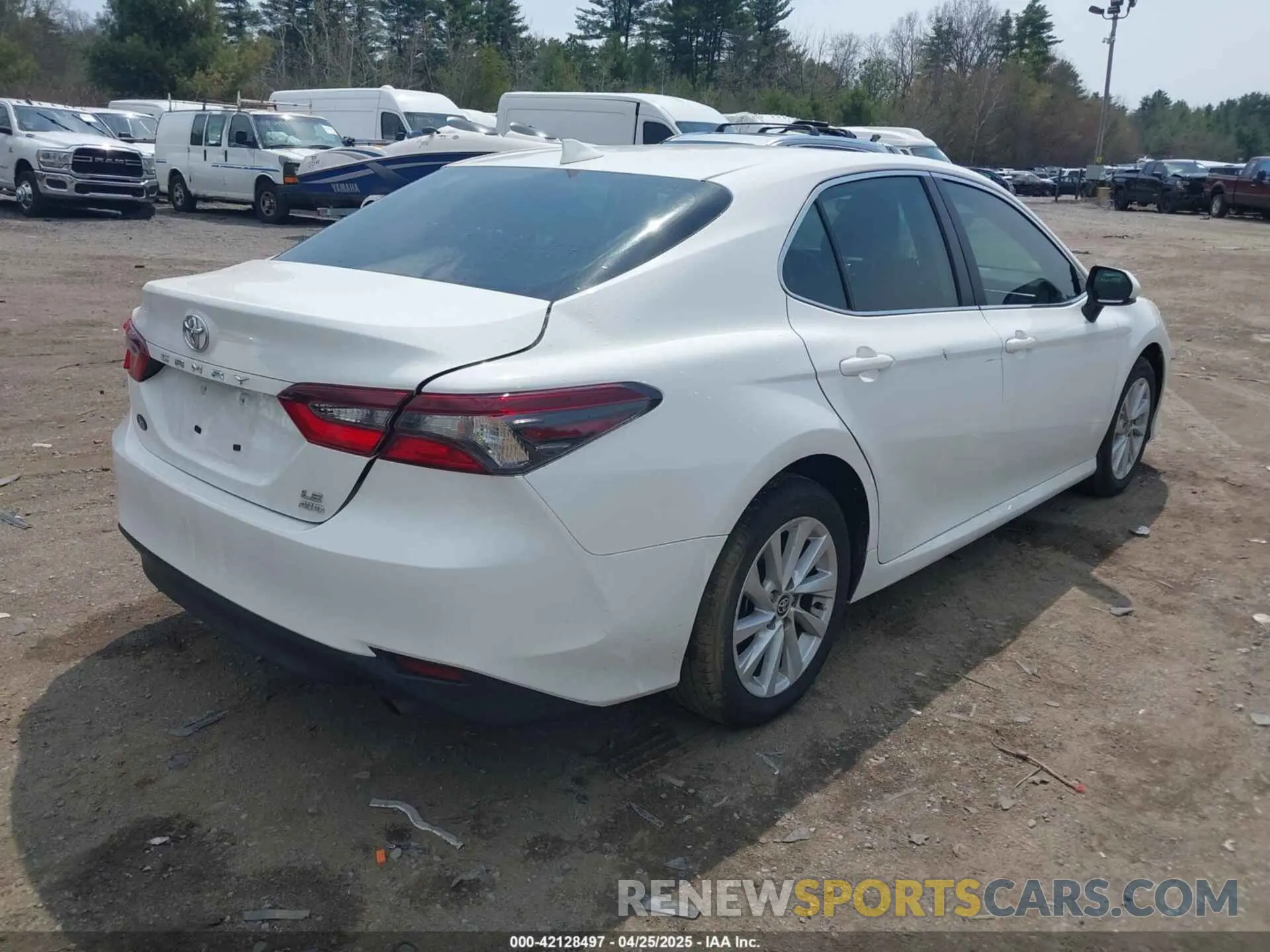 4 Photograph of a damaged car 4T1C11BK0NU069930 TOYOTA CAMRY 2022