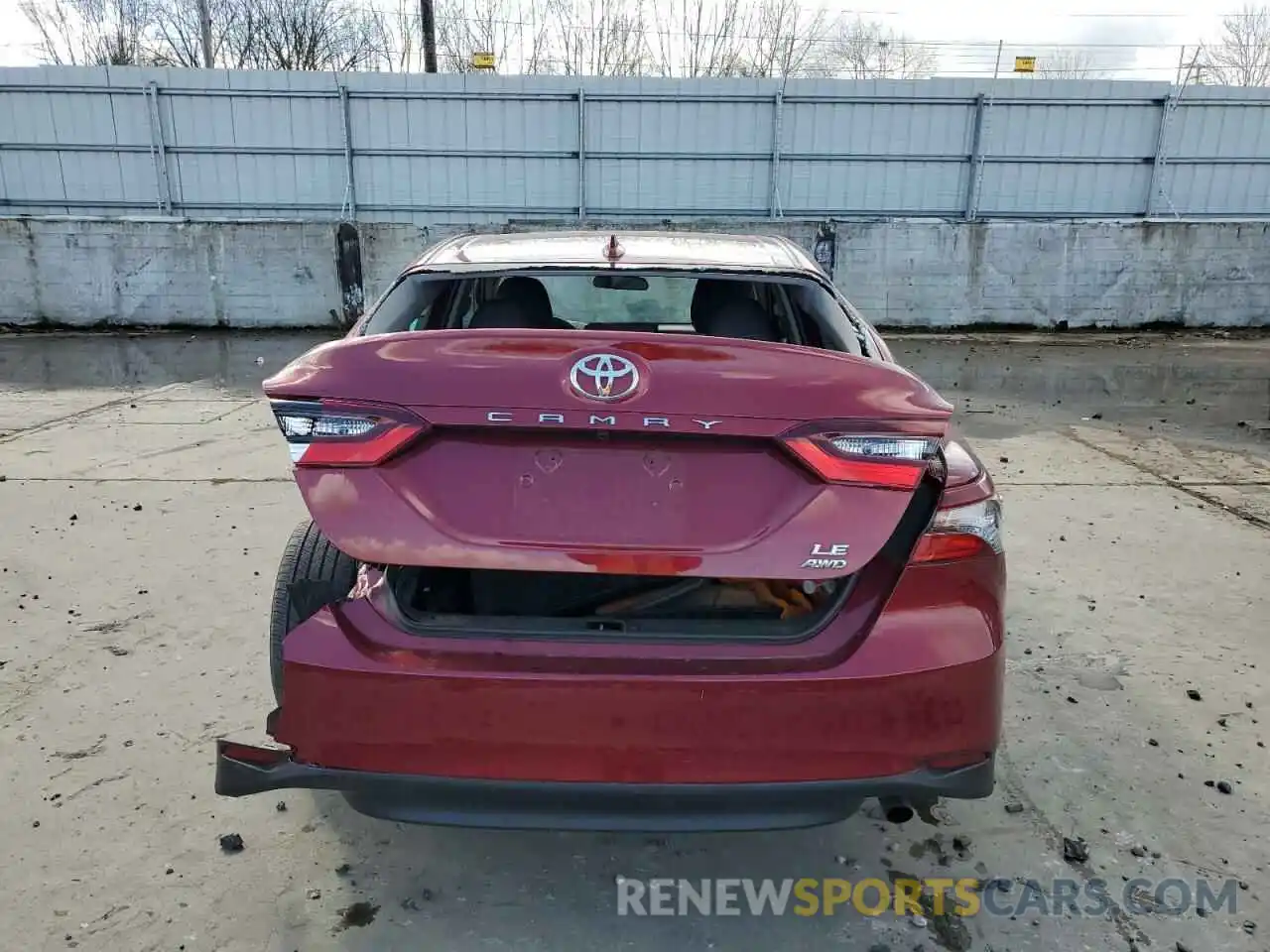 6 Photograph of a damaged car 4T1C11BK1NU050612 TOYOTA CAMRY 2022