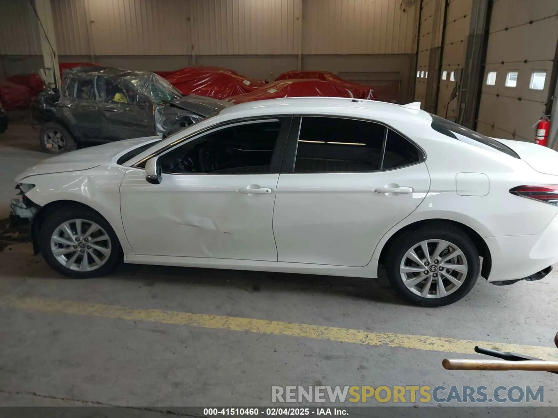 15 Photograph of a damaged car 4T1C11BK1NU054269 TOYOTA CAMRY 2022