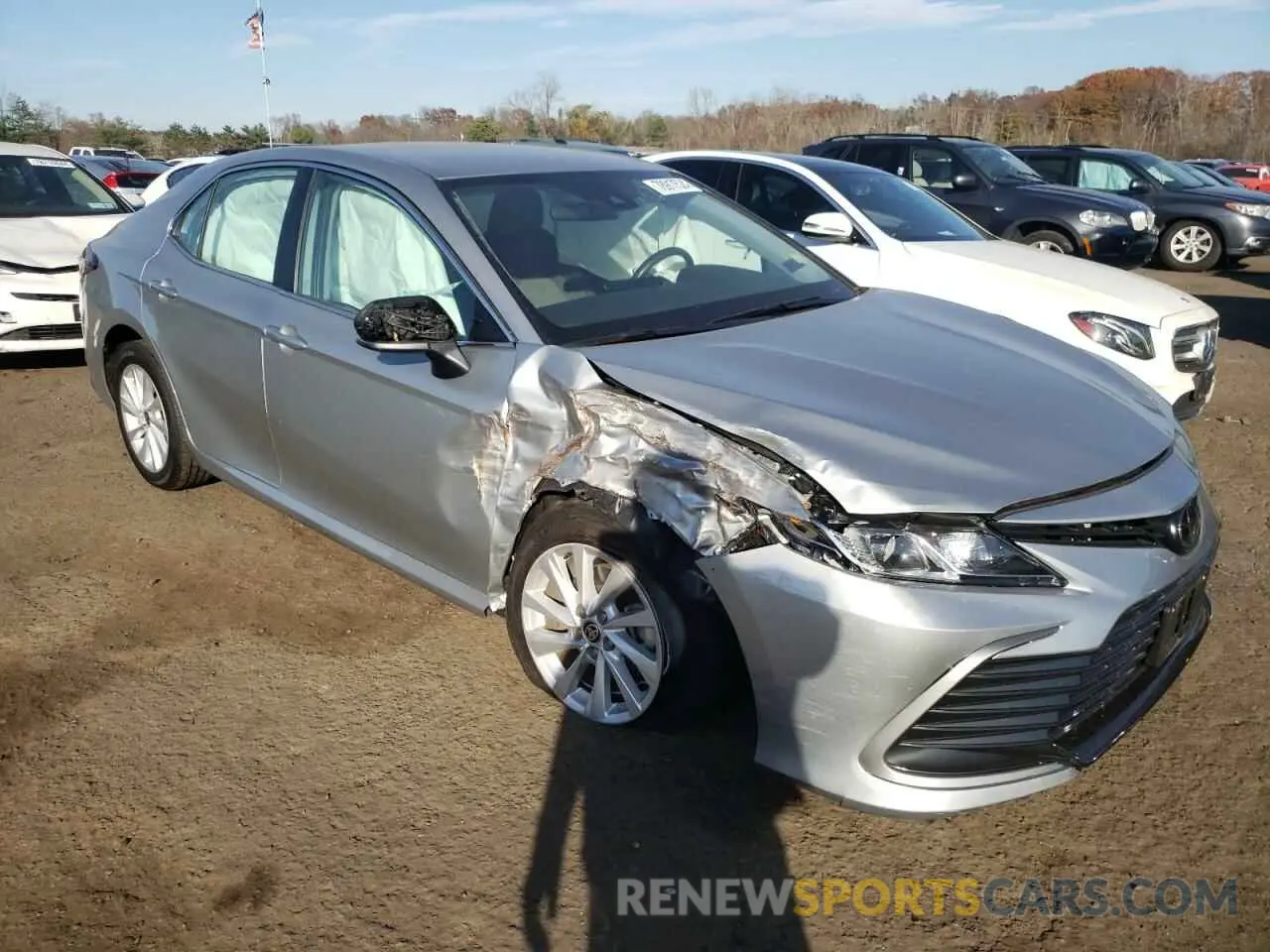 4 Photograph of a damaged car 4T1C11BK2NU070111 TOYOTA CAMRY 2022