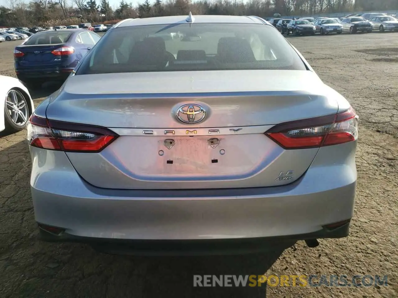 6 Photograph of a damaged car 4T1C11BK2NU070111 TOYOTA CAMRY 2022