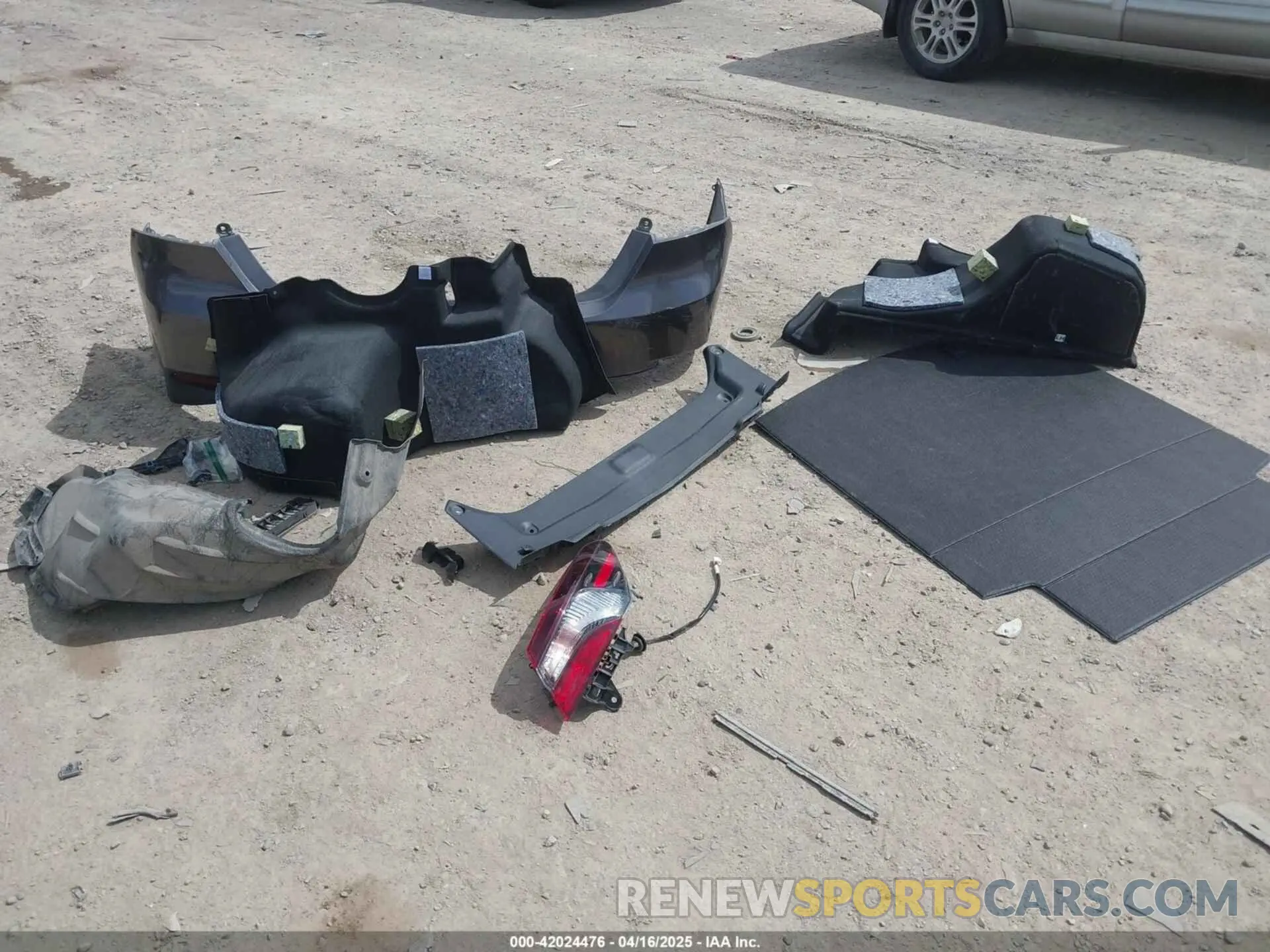 12 Photograph of a damaged car 4T1C11BK3NU052359 TOYOTA CAMRY 2022