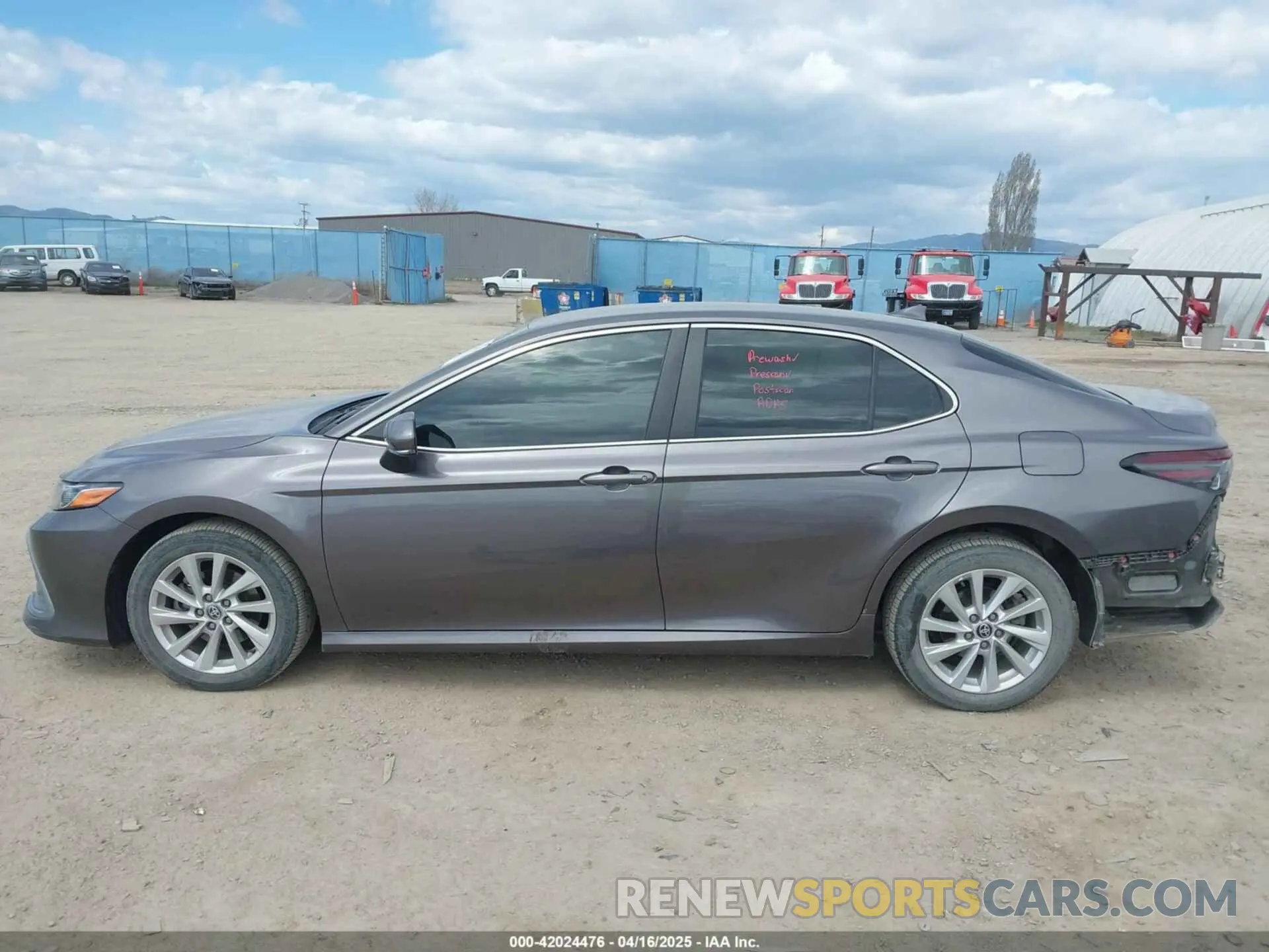 15 Photograph of a damaged car 4T1C11BK3NU052359 TOYOTA CAMRY 2022
