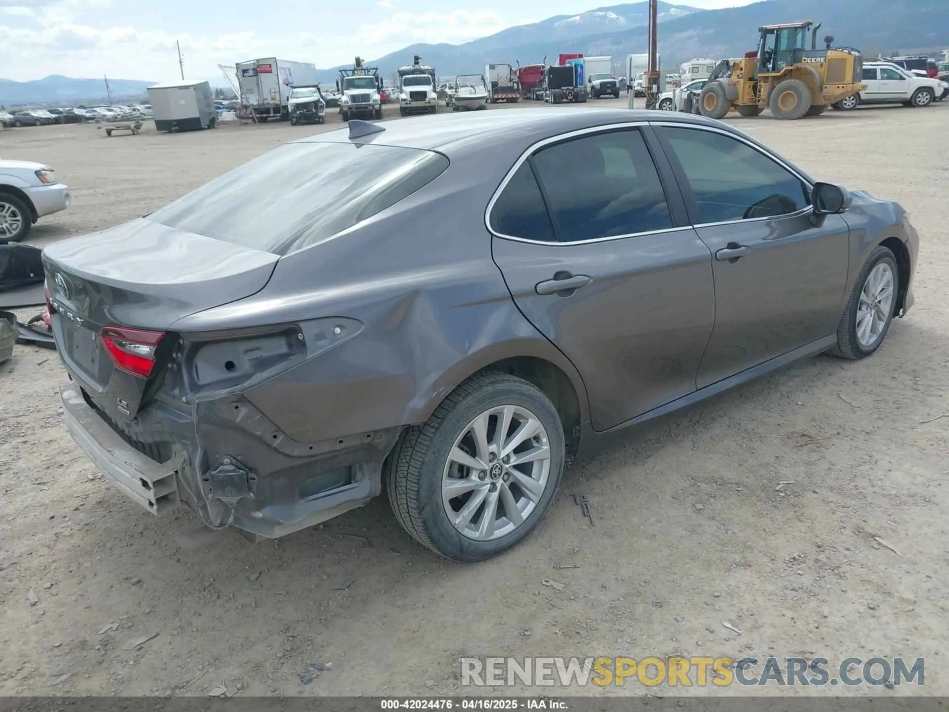 4 Photograph of a damaged car 4T1C11BK3NU052359 TOYOTA CAMRY 2022