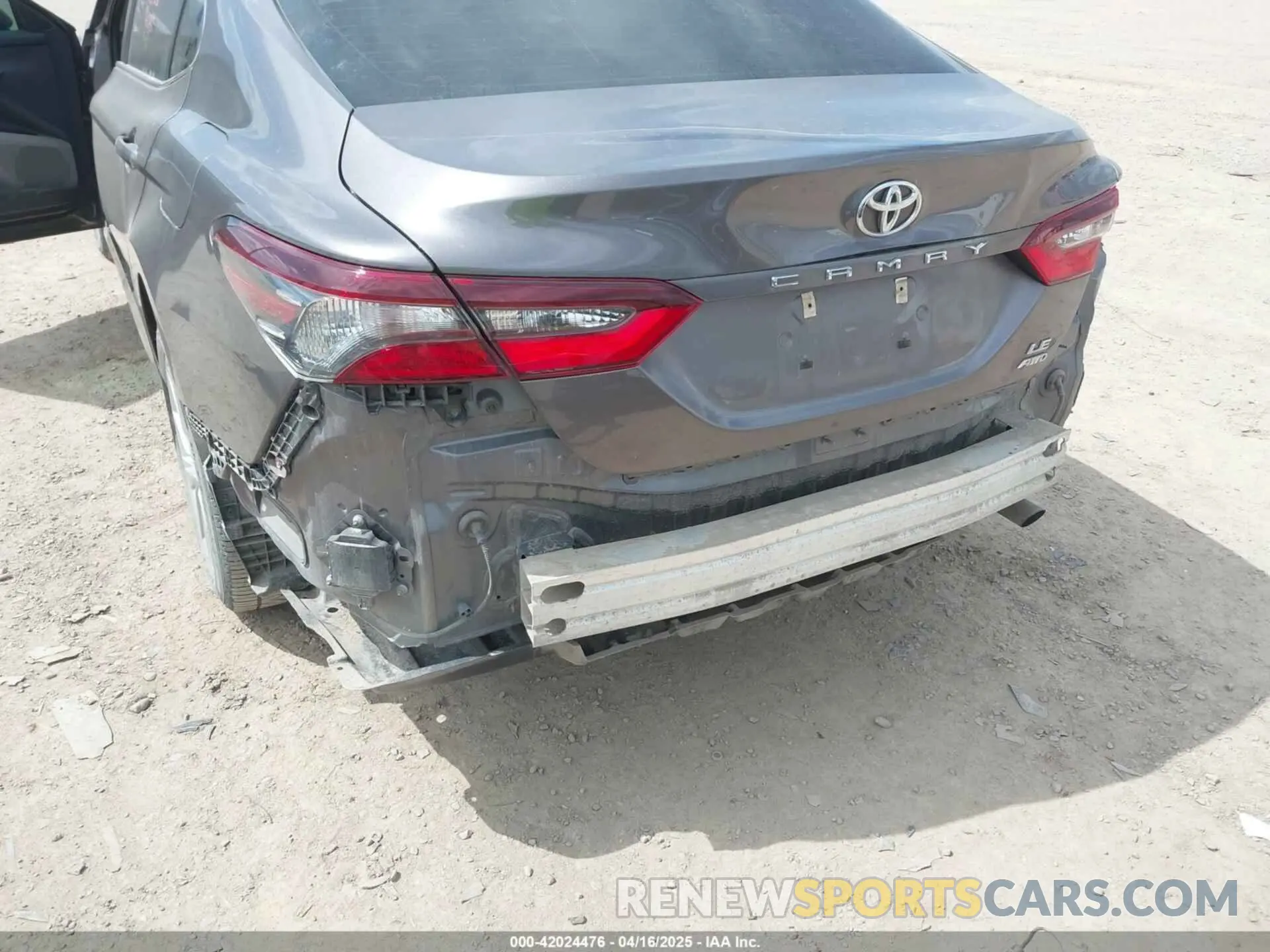6 Photograph of a damaged car 4T1C11BK3NU052359 TOYOTA CAMRY 2022