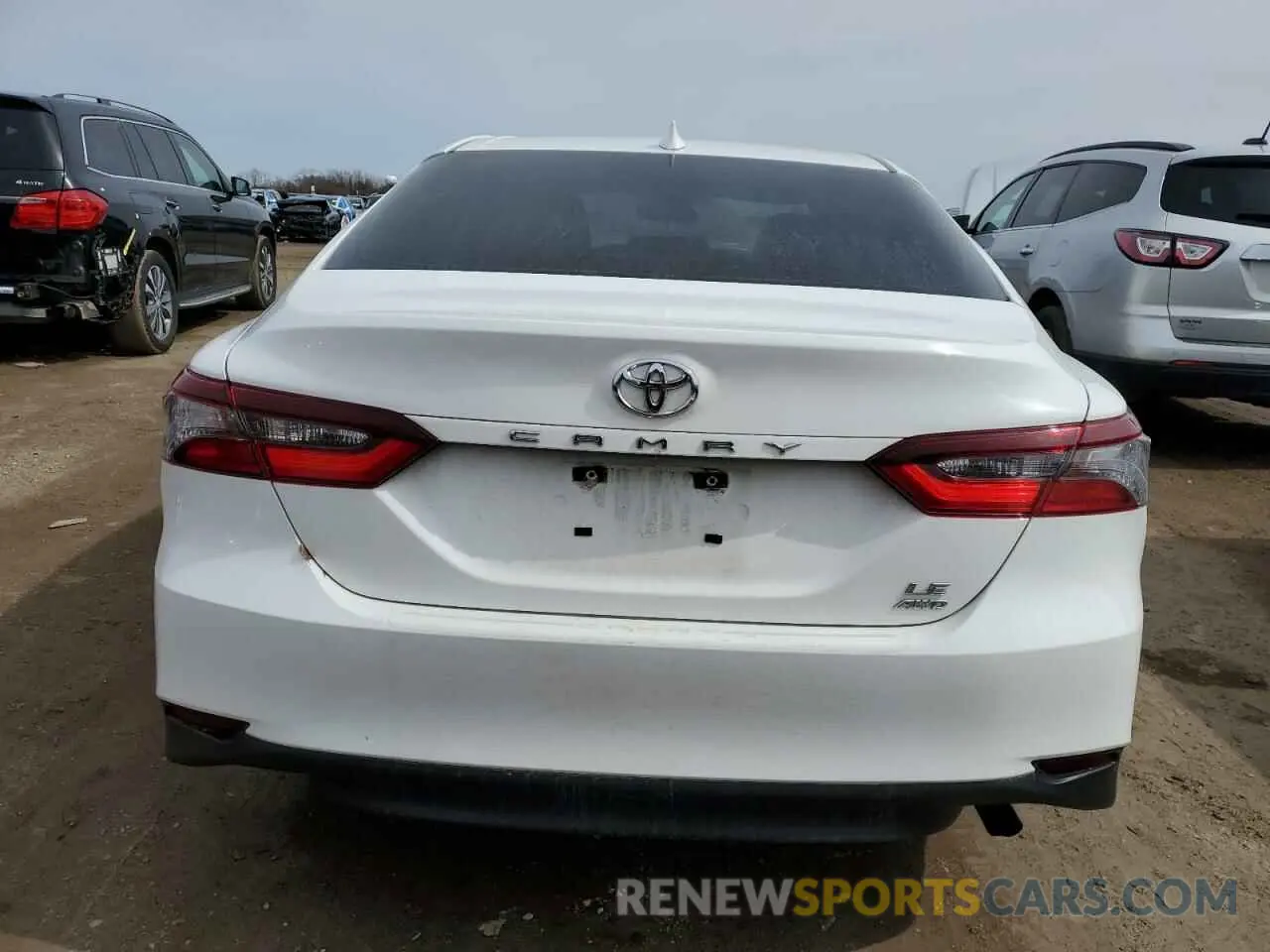 6 Photograph of a damaged car 4T1C11BK4NU049776 TOYOTA CAMRY 2022