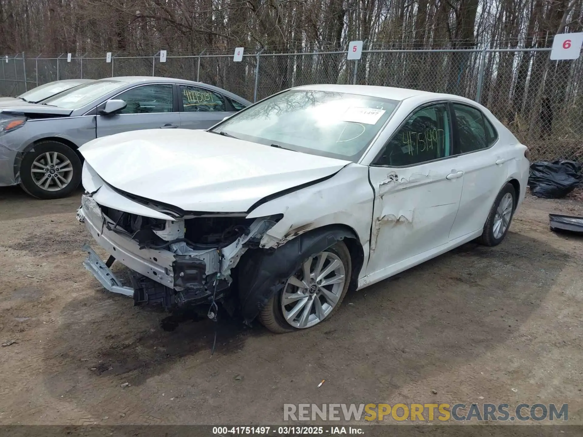 2 Photograph of a damaged car 4T1C11BK6NU055059 TOYOTA CAMRY 2022