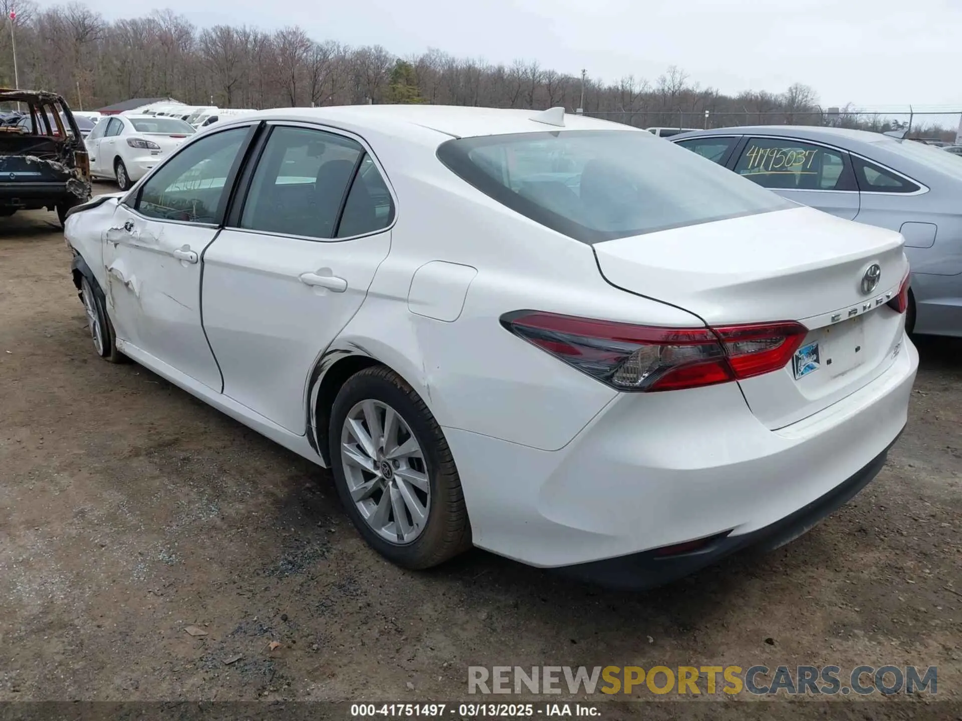 3 Photograph of a damaged car 4T1C11BK6NU055059 TOYOTA CAMRY 2022