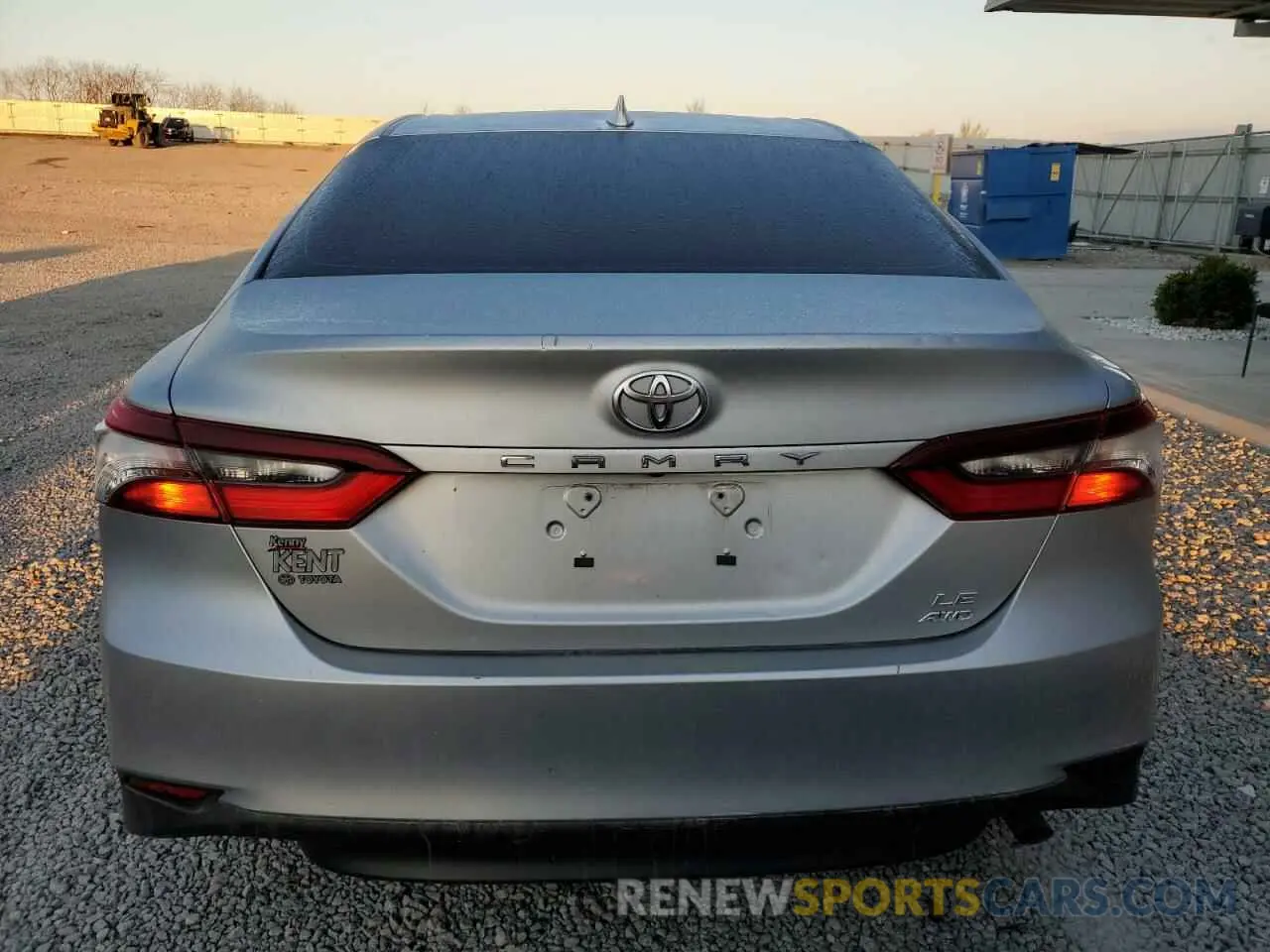 6 Photograph of a damaged car 4T1C11BK6NU058608 TOYOTA CAMRY 2022