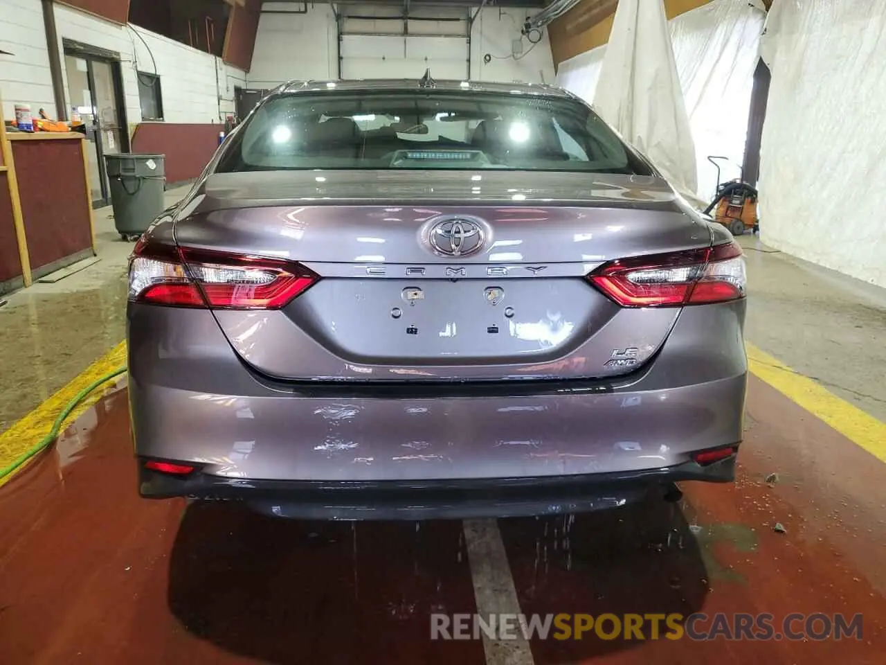 6 Photograph of a damaged car 4T1C11BK7NU059430 TOYOTA CAMRY 2022
