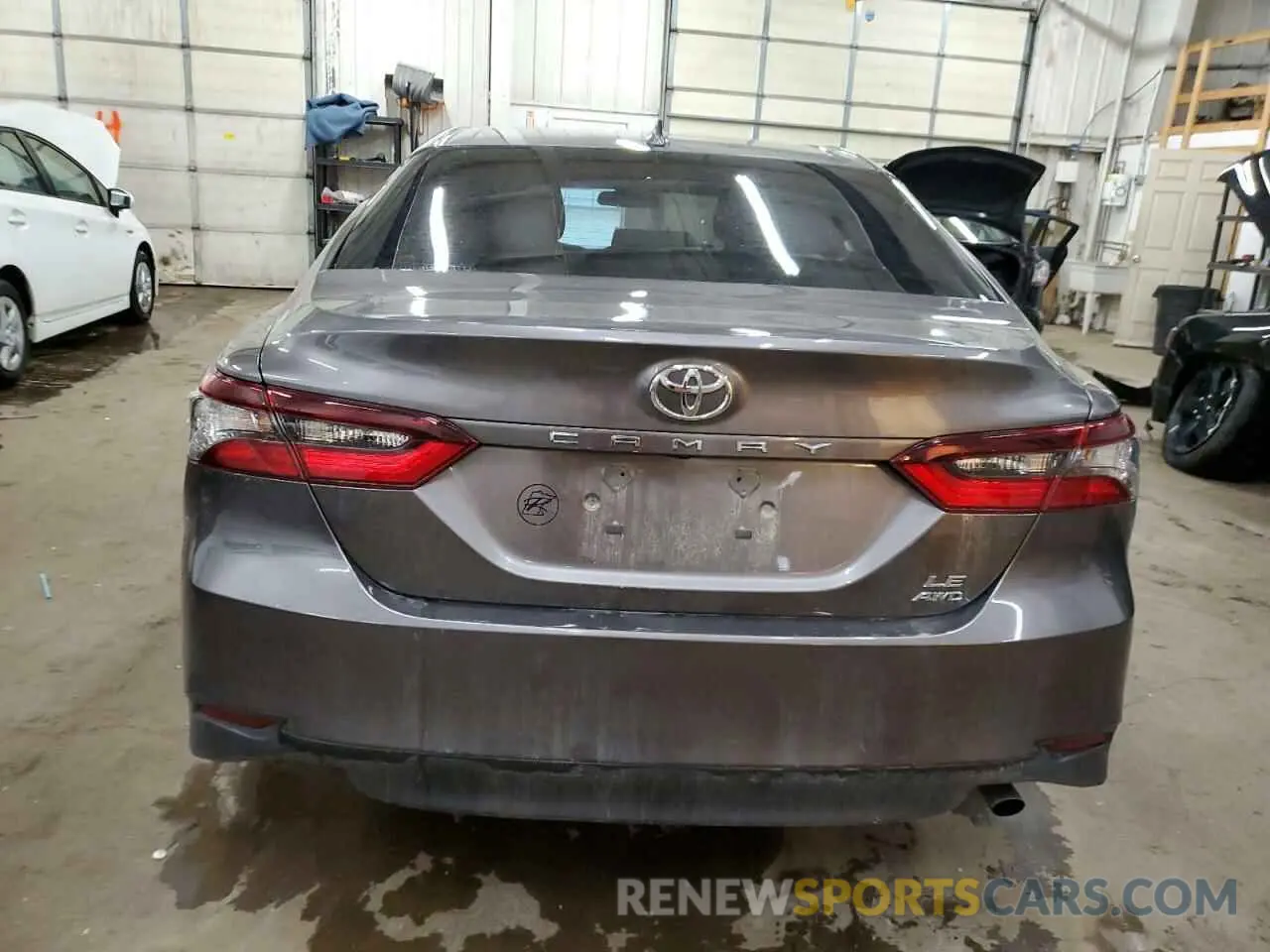 6 Photograph of a damaged car 4T1C11BK7NU066622 TOYOTA CAMRY 2022