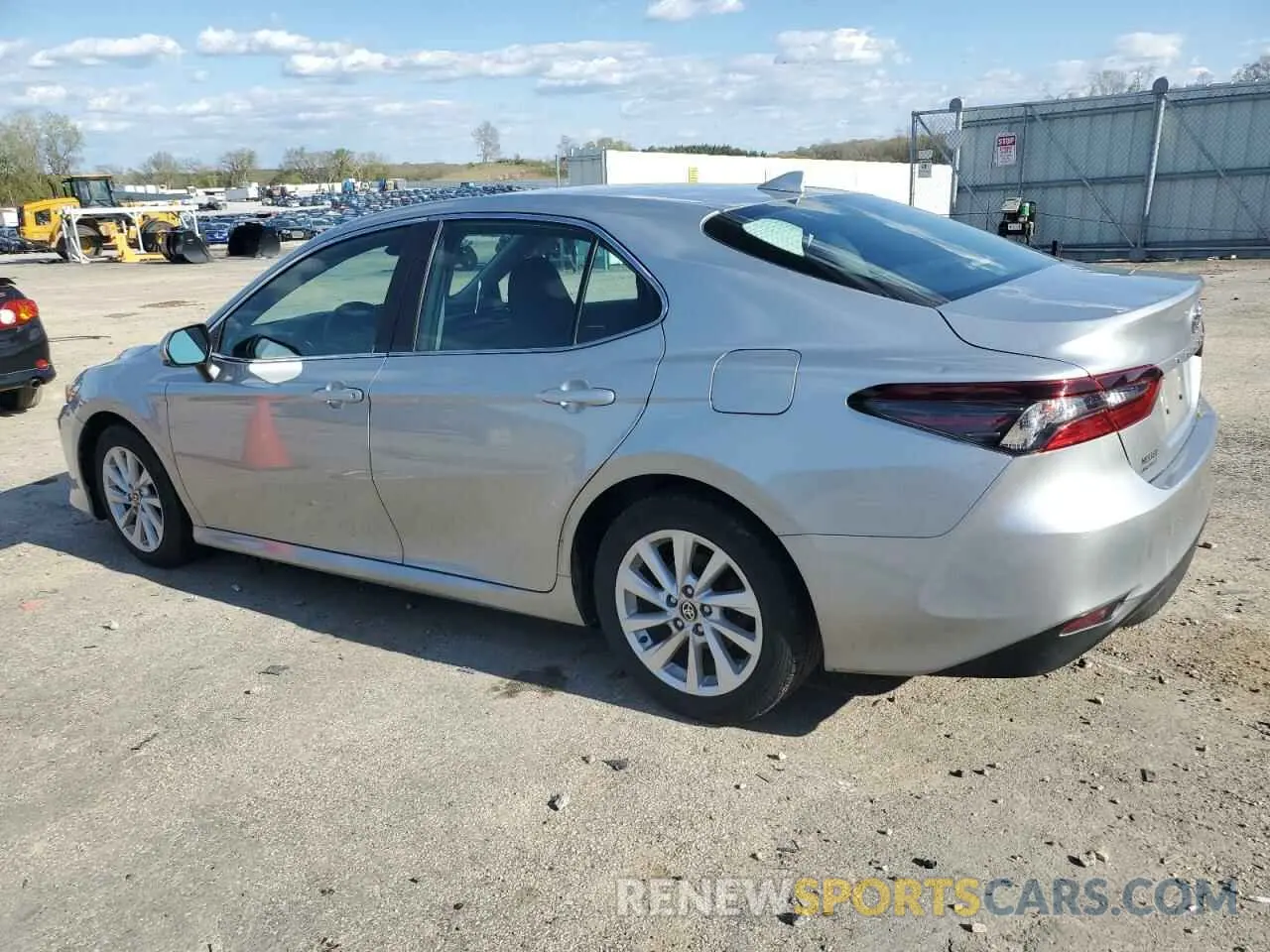 2 Photograph of a damaged car 4T1C11BK8NU070369 TOYOTA CAMRY 2022
