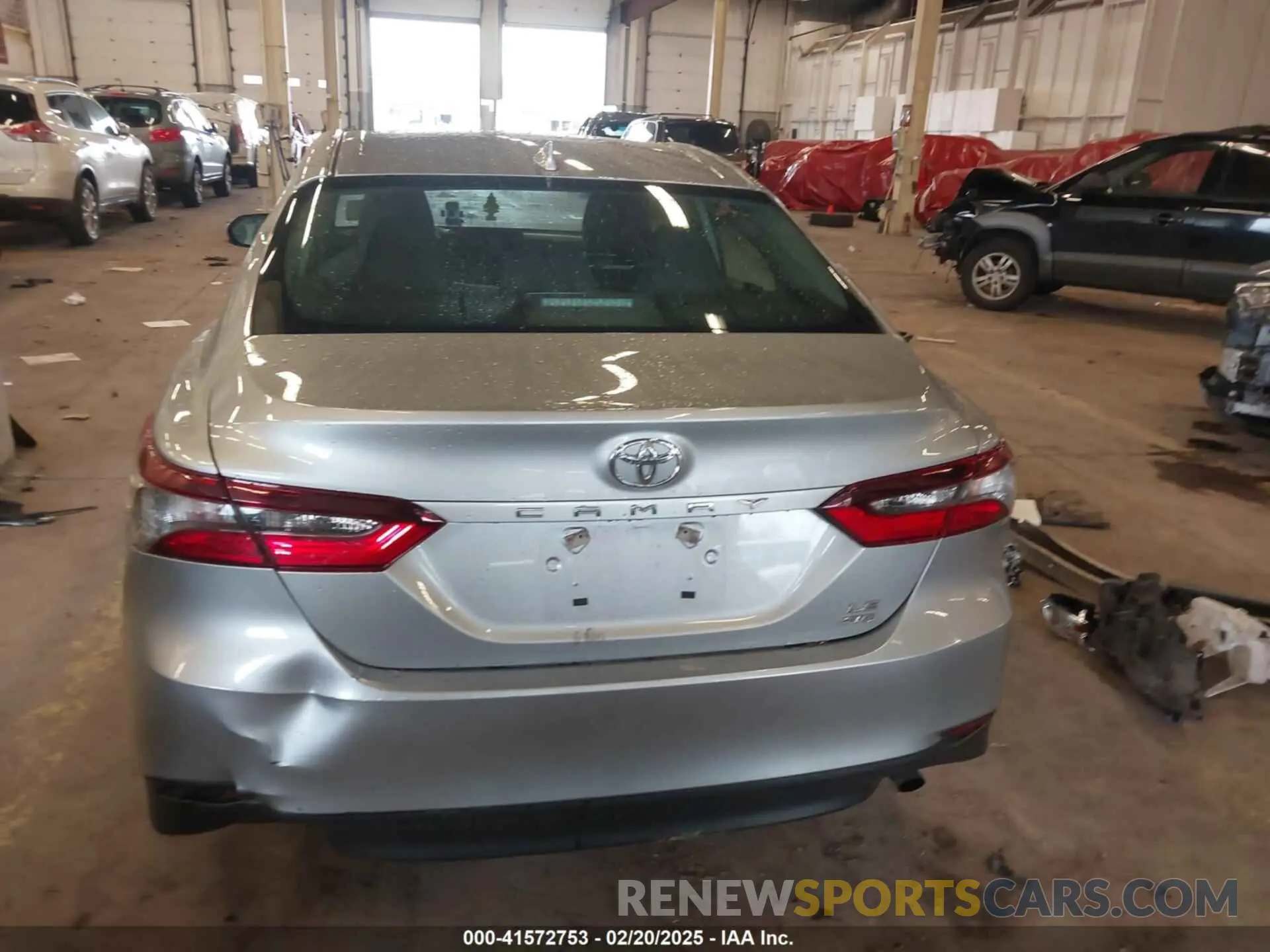 17 Photograph of a damaged car 4T1C11BK9NU051586 TOYOTA CAMRY 2022