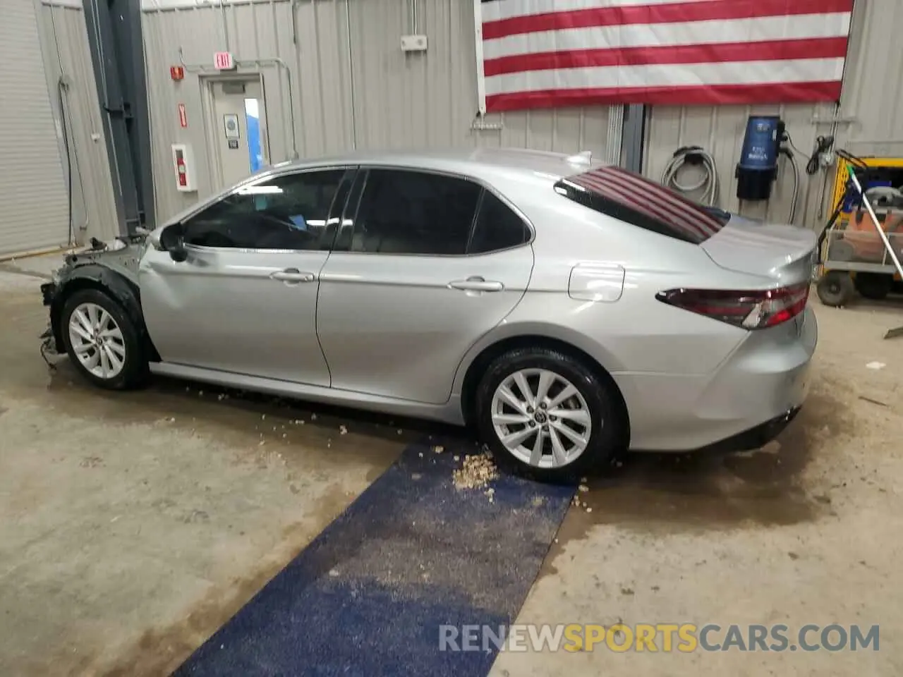 2 Photograph of a damaged car 4T1C11BK9NU063107 TOYOTA CAMRY 2022