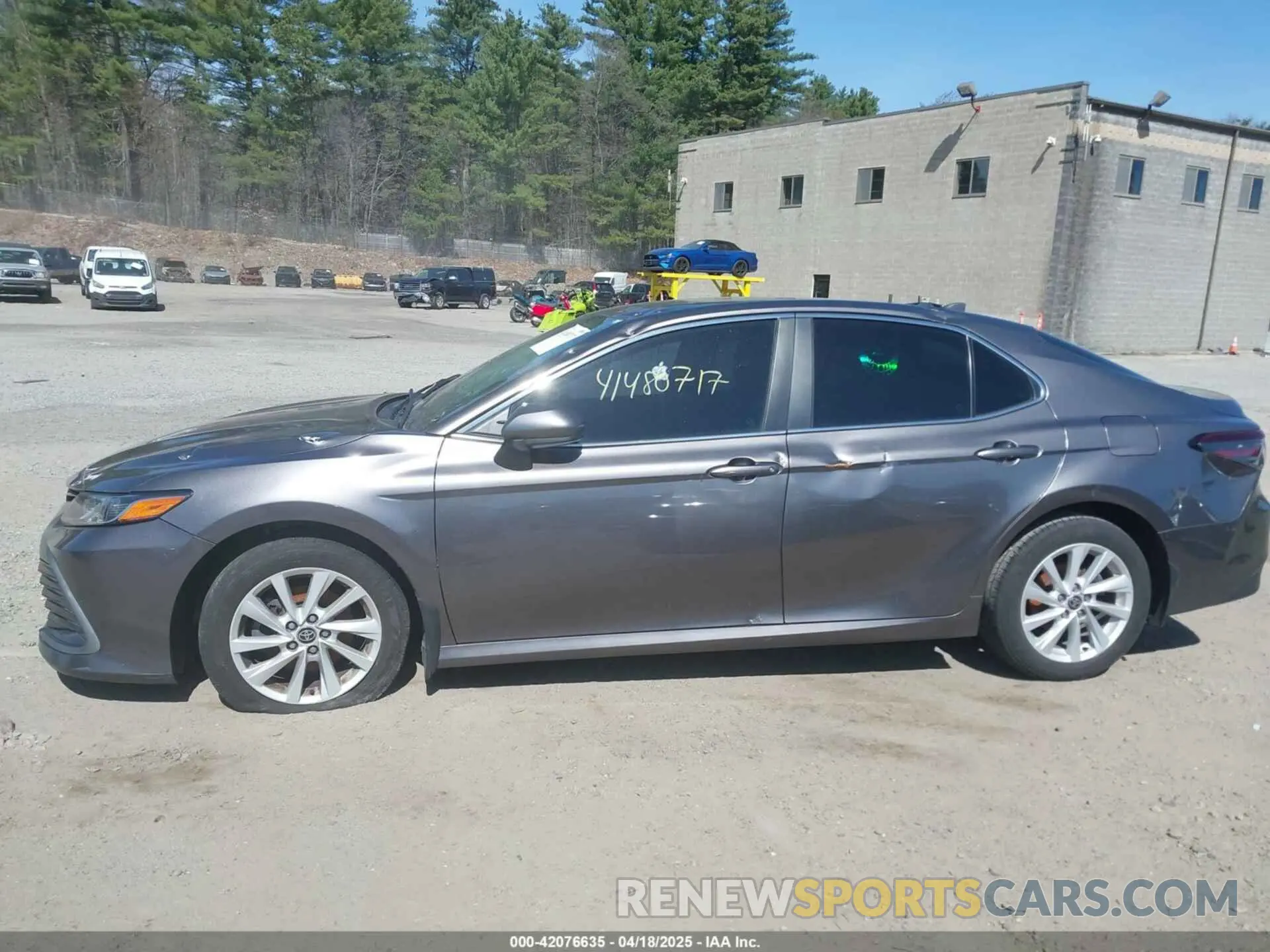 14 Photograph of a damaged car 4T1C11BKXNU048521 TOYOTA CAMRY 2022