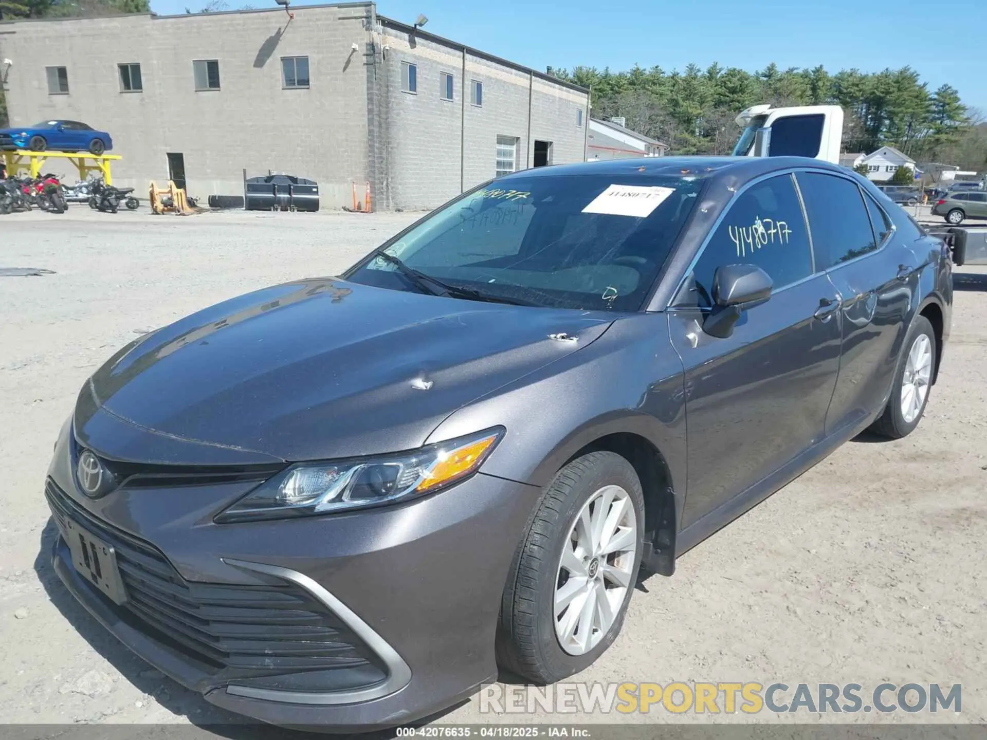 2 Photograph of a damaged car 4T1C11BKXNU048521 TOYOTA CAMRY 2022