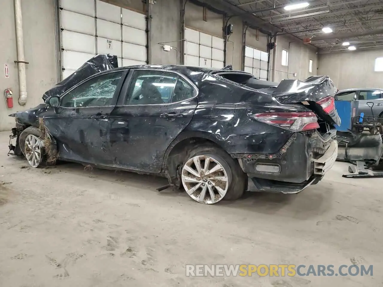 2 Photograph of a damaged car 4T1C11BKXNU062290 TOYOTA CAMRY 2022