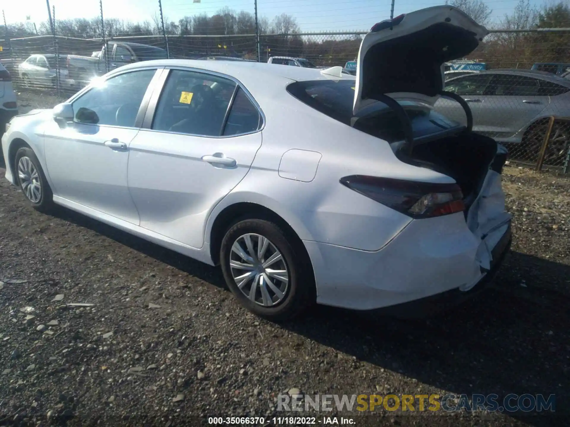 3 Photograph of a damaged car 4T1C31AK0NU039869 TOYOTA CAMRY 2022