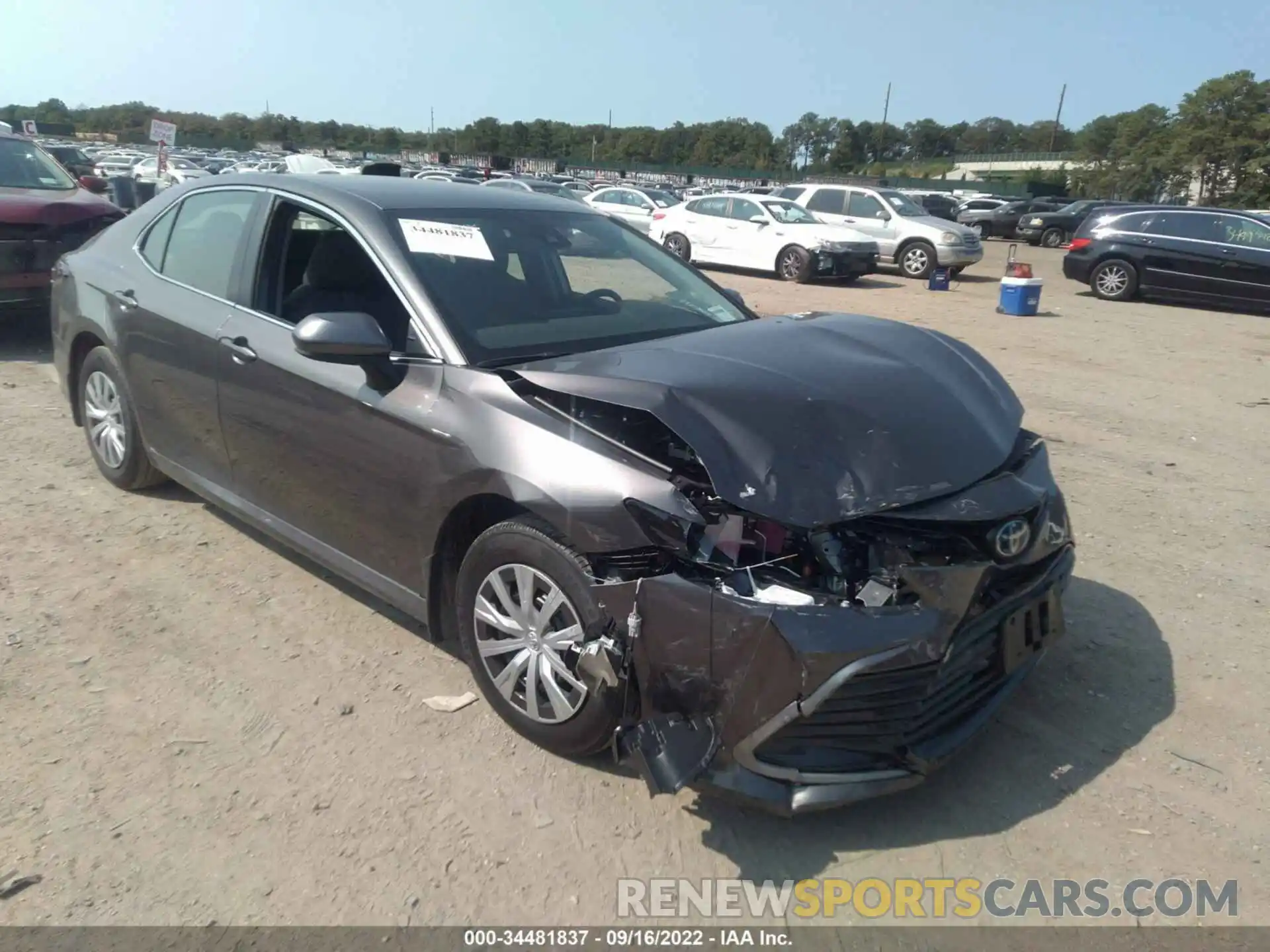 1 Photograph of a damaged car 4T1C31AK0NU598807 TOYOTA CAMRY 2022