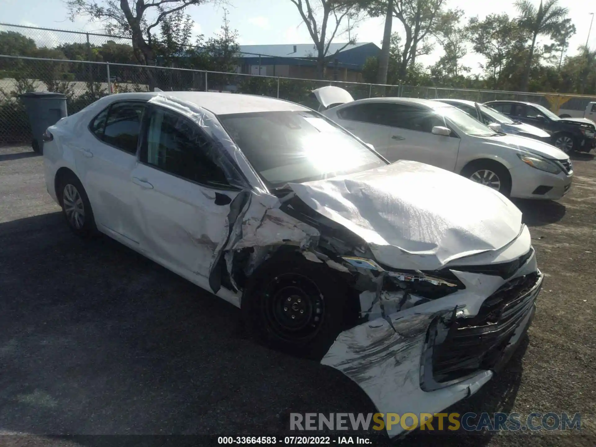 1 Photograph of a damaged car 4T1C31AK1NU038391 TOYOTA CAMRY 2022