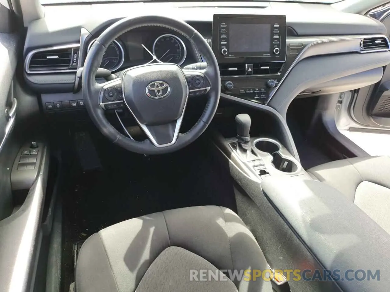 8 Photograph of a damaged car 4T1C31AK1NU044112 TOYOTA CAMRY 2022