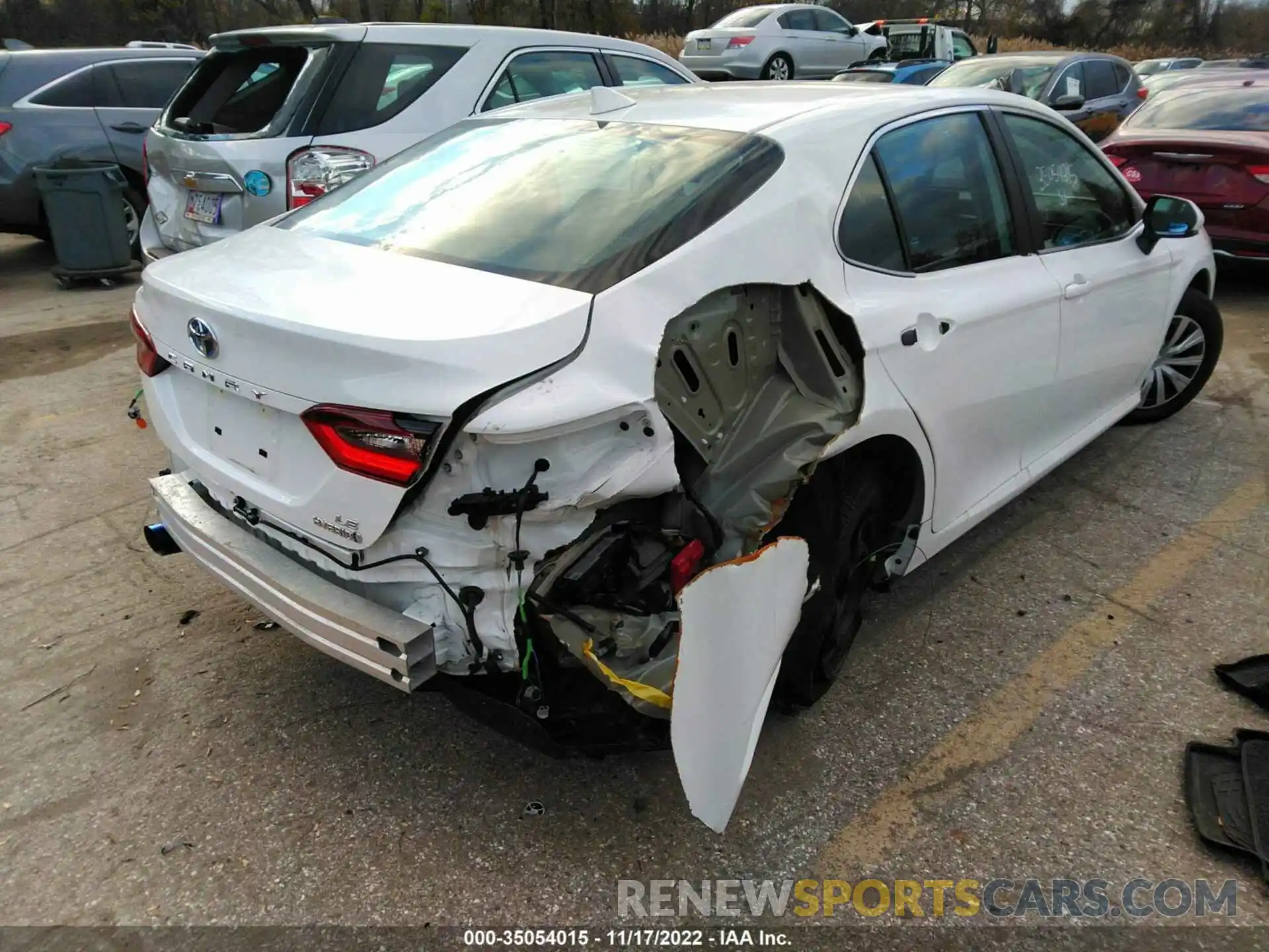 4 Photograph of a damaged car 4T1C31AK1NU576511 TOYOTA CAMRY 2022